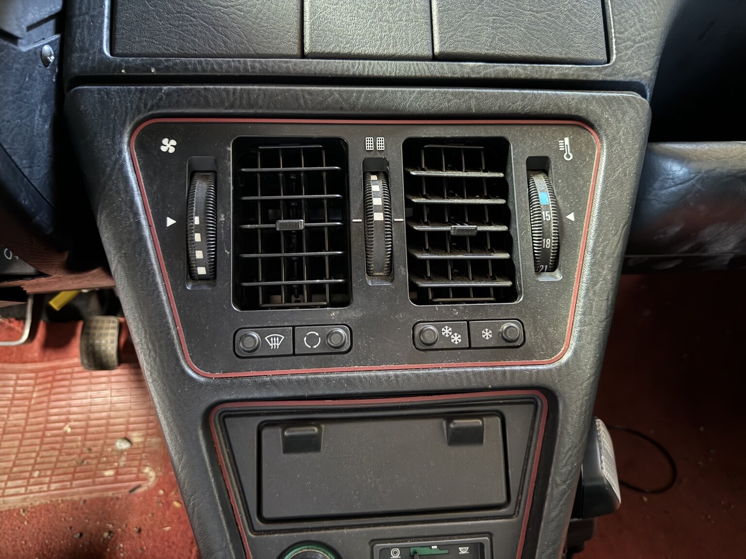 Interior image of 1988 Citroën CX 25 2.5 GTi Turbo II