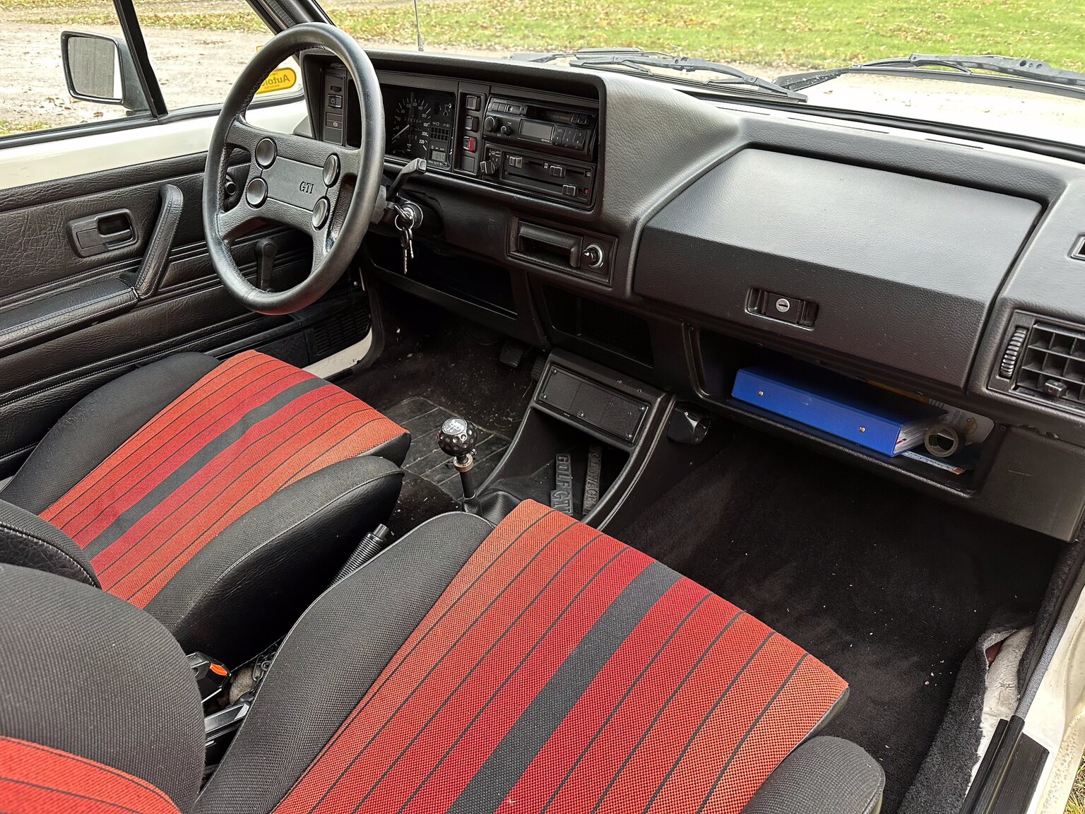 Innenraumfoto von 1984 Volkswagen Golf GTI Special