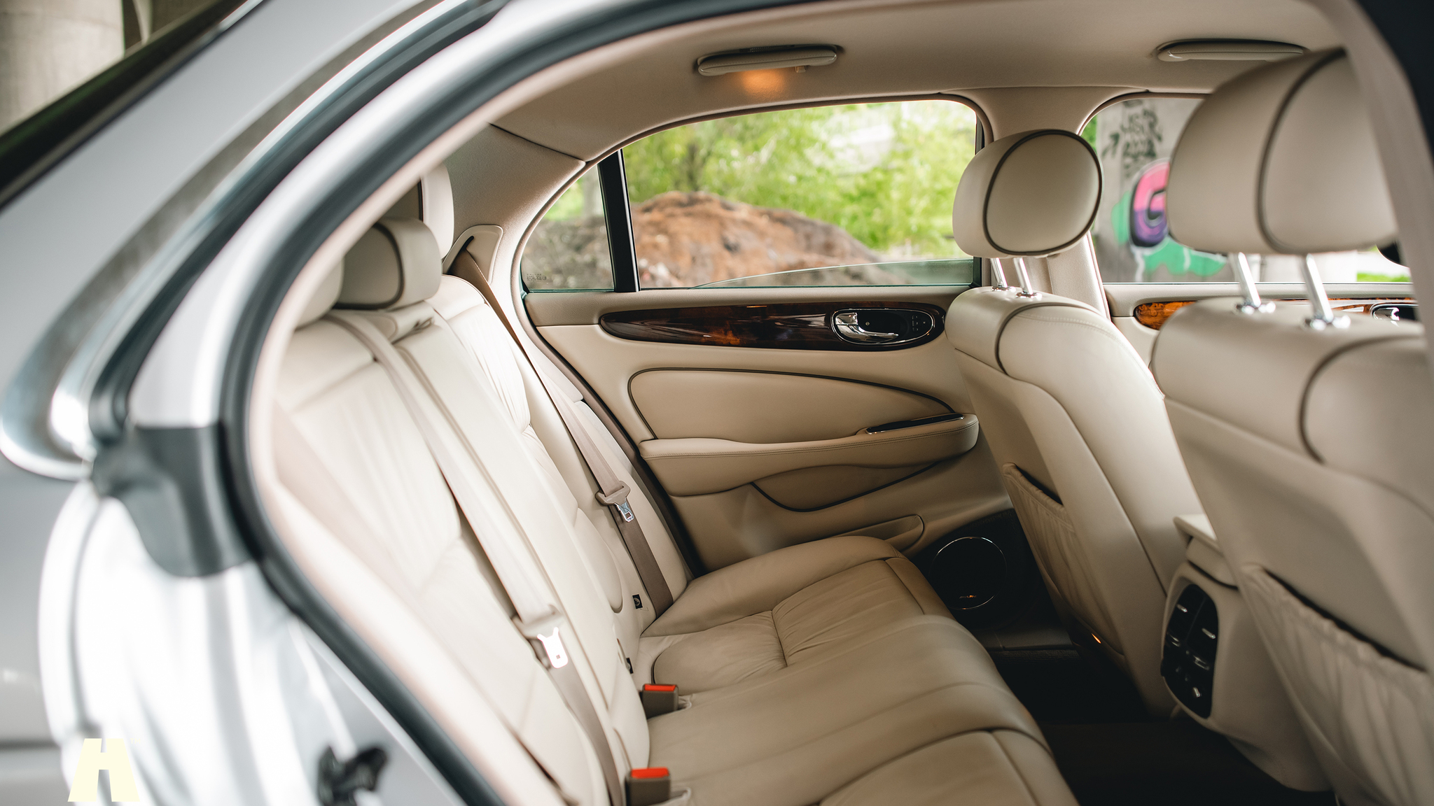 Interior image of 2003 Jaguar XJ Super V8