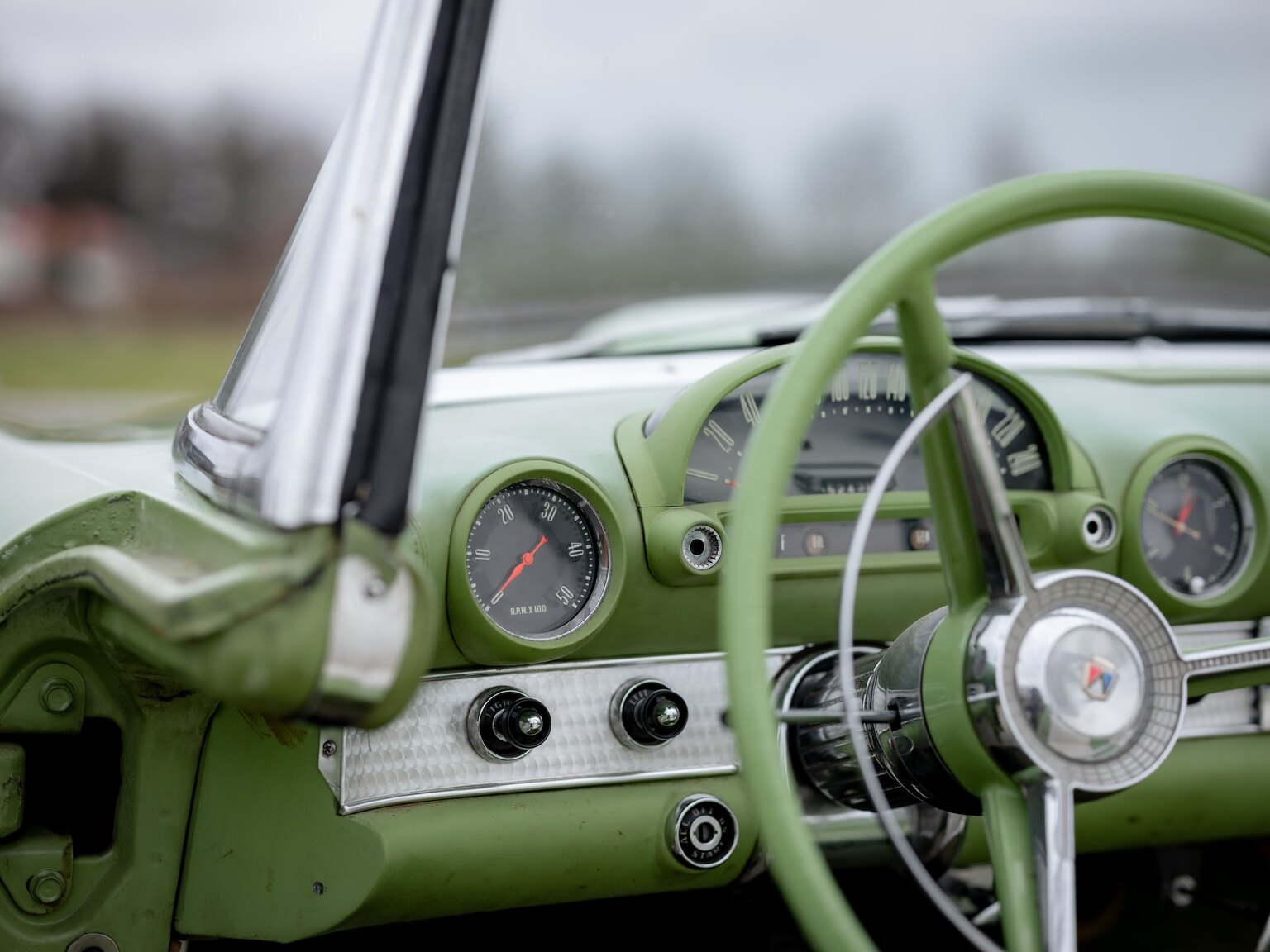 Interior image of 1956 Ford Thunderbird (15)