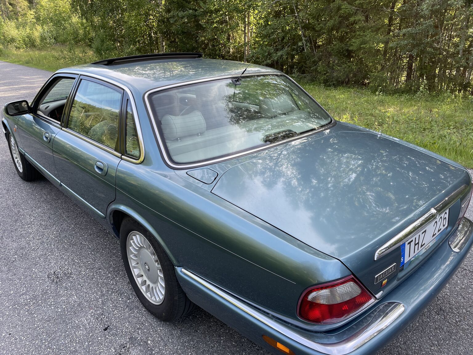 Aussenfoto 1998 Jaguar XJ8 Sovereign (46)