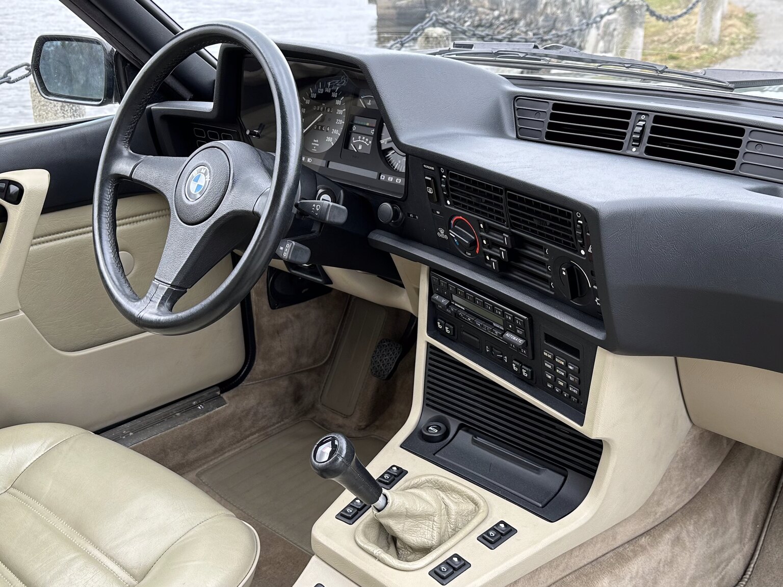 Interior image of 1986 BMW 635CSi