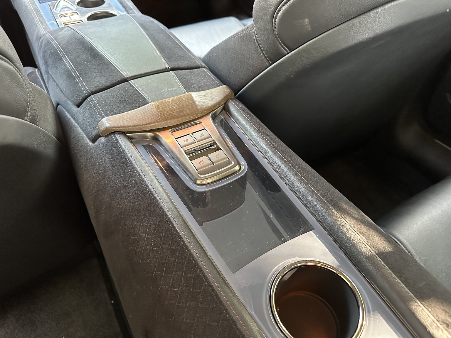 Innenraumfoto von 2012  Fisker Karma
