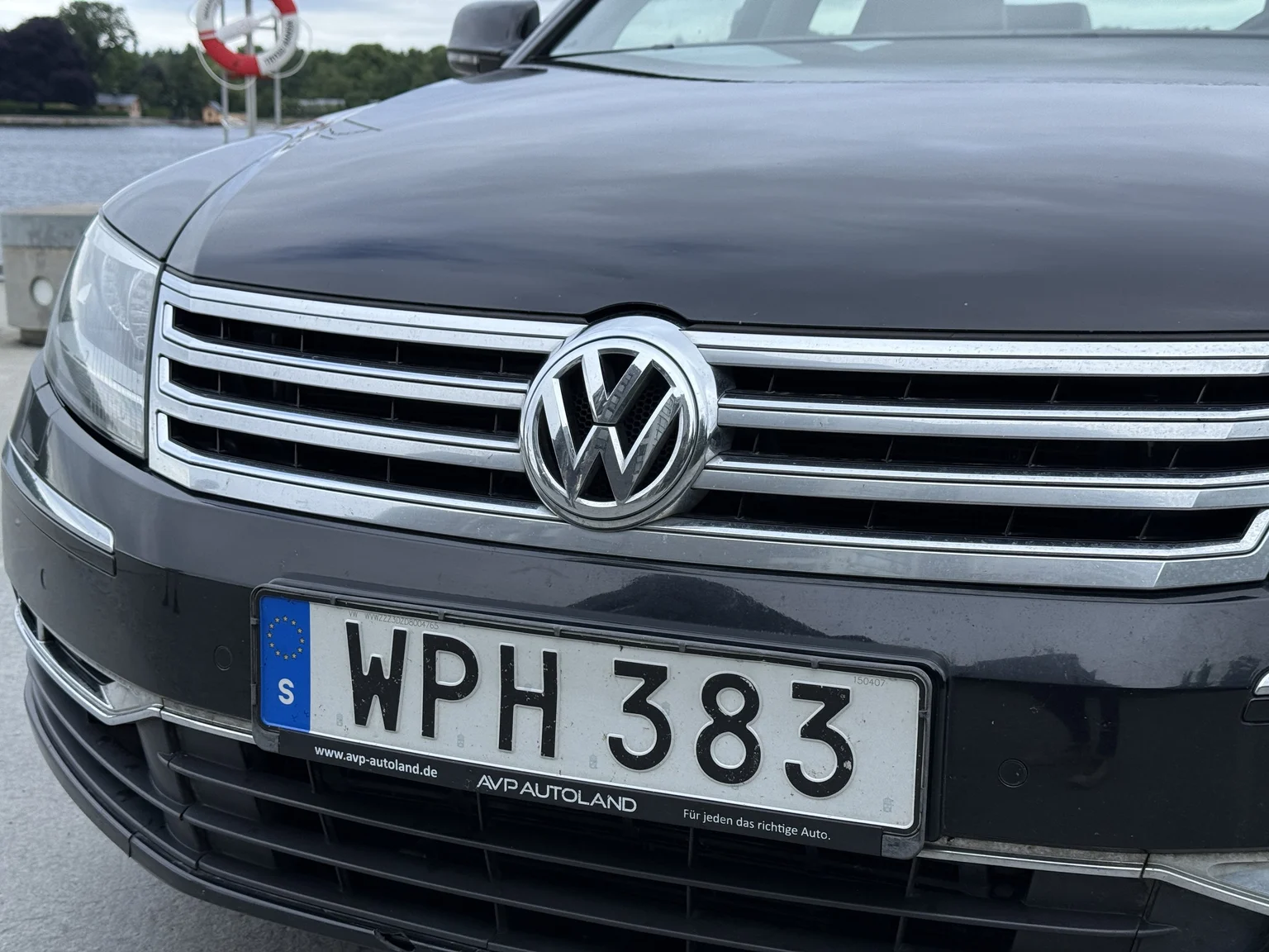 Exteriörbild på 2013 Volkswagen Phaeton 3.0 TDI (17)