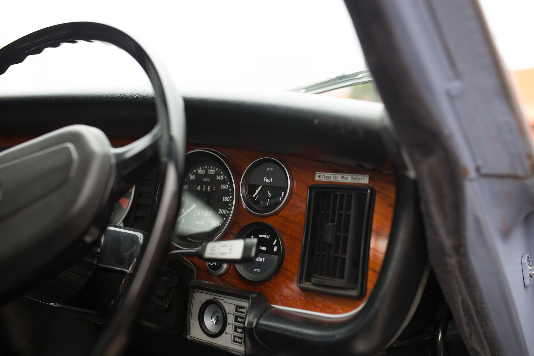 Innenraumfoto von 1975 JAGUAR XJ6  (24)