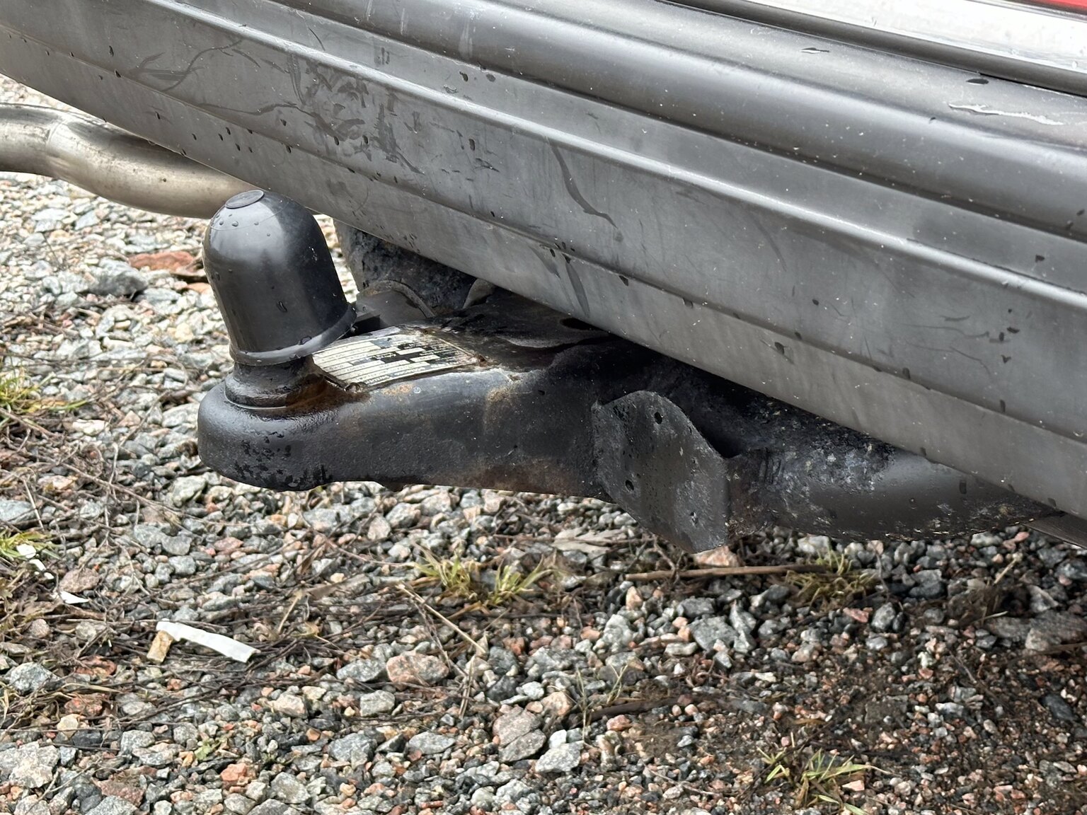 Exterior image of 1990 Volvo 240 (49)