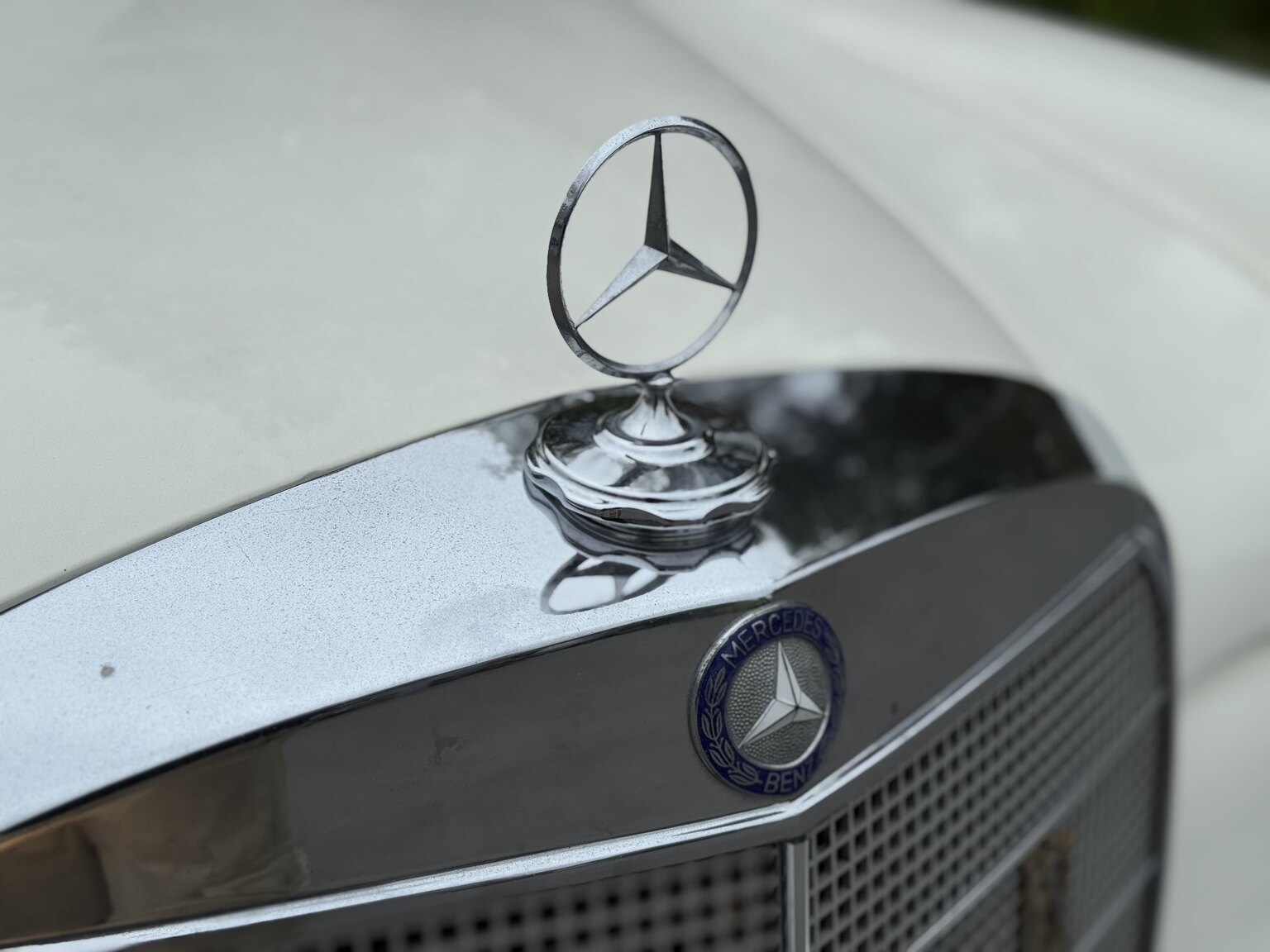 Exteriörbild på 1963 Mercedes-Benz 220 SE