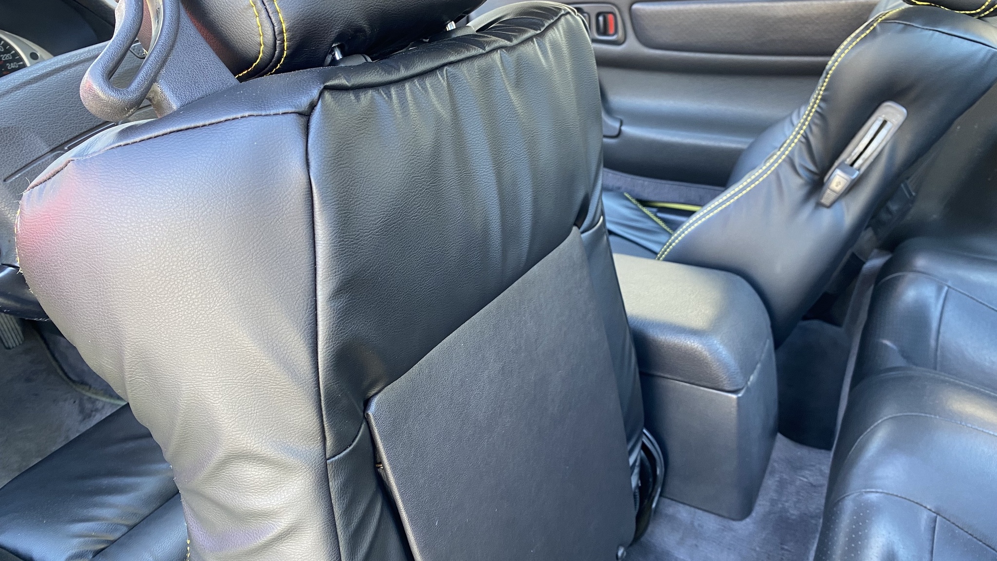 Interior image of 1992 Dodge Stealth (10)