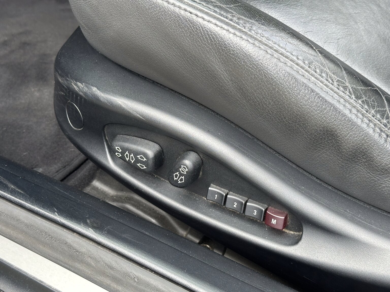 Innenraumfoto von 2005 BMW 330Ci