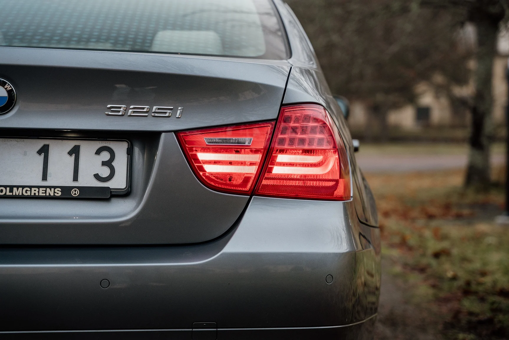 Exteriörbild på 2010 BMW 325i Sedan (33)