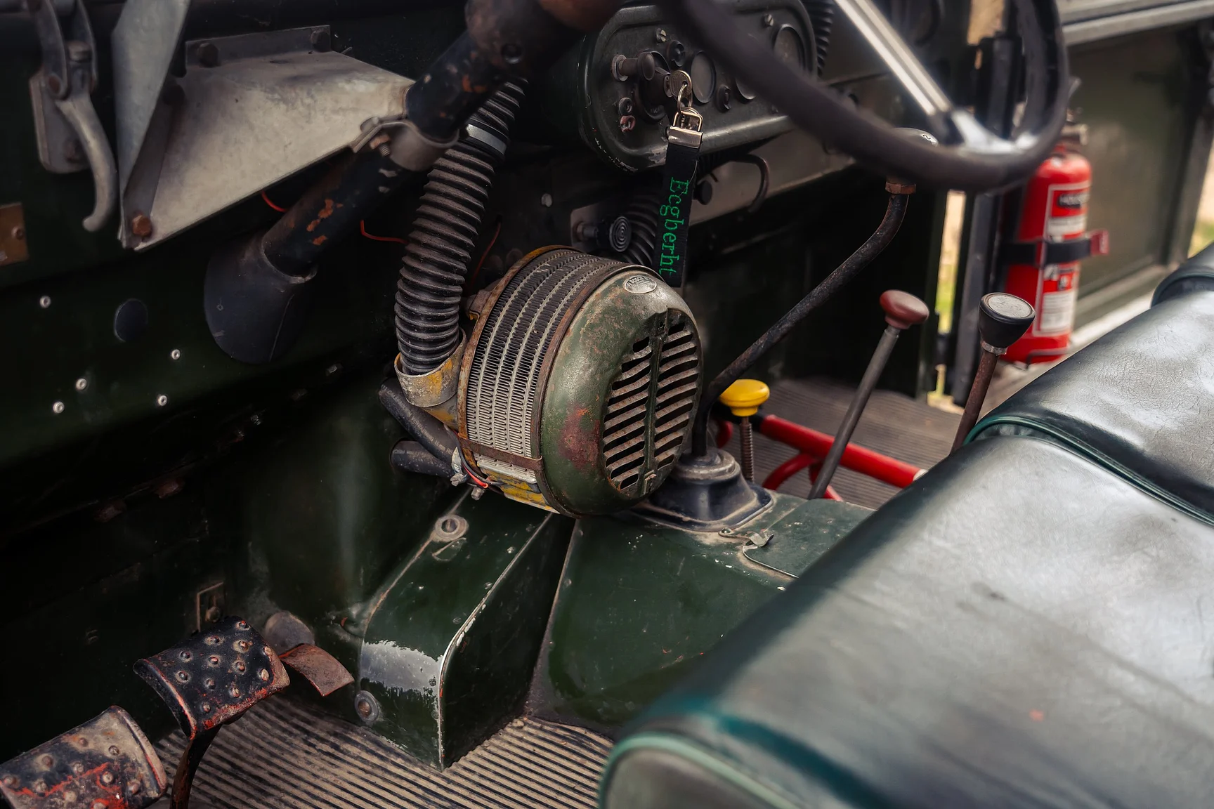 Innenraumfoto von 1953 Land Rover Series 1 Soft Top (12)