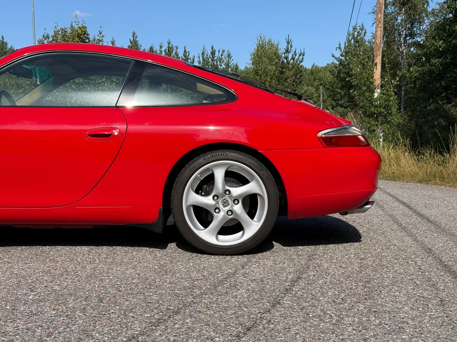 Exterior image of 1998 Porsche 911 Carrera (12)