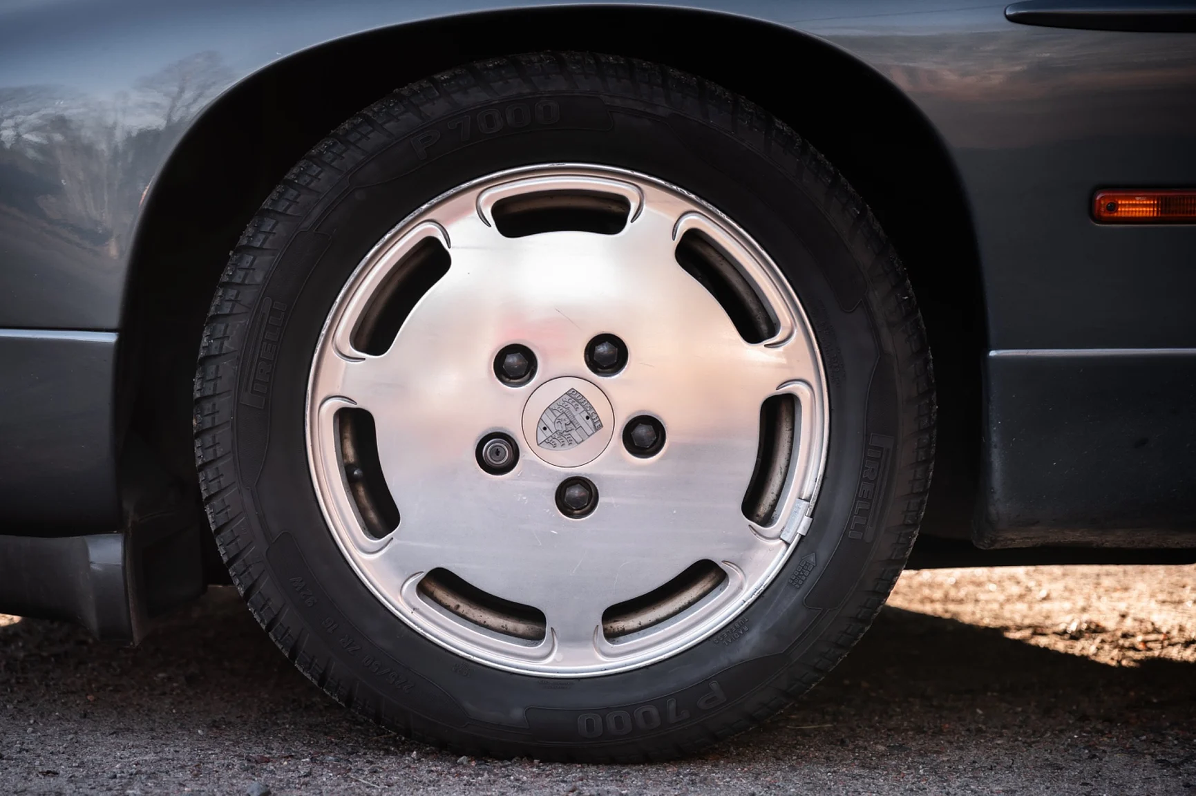 Exteriörbild på 1988 Porsche 928 S4 (19)
