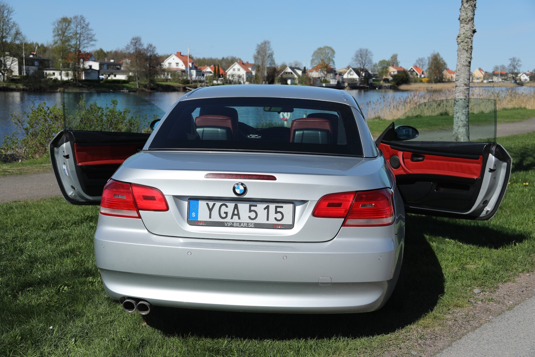 Exterior image of 2008 BMW 325D Cabriolet