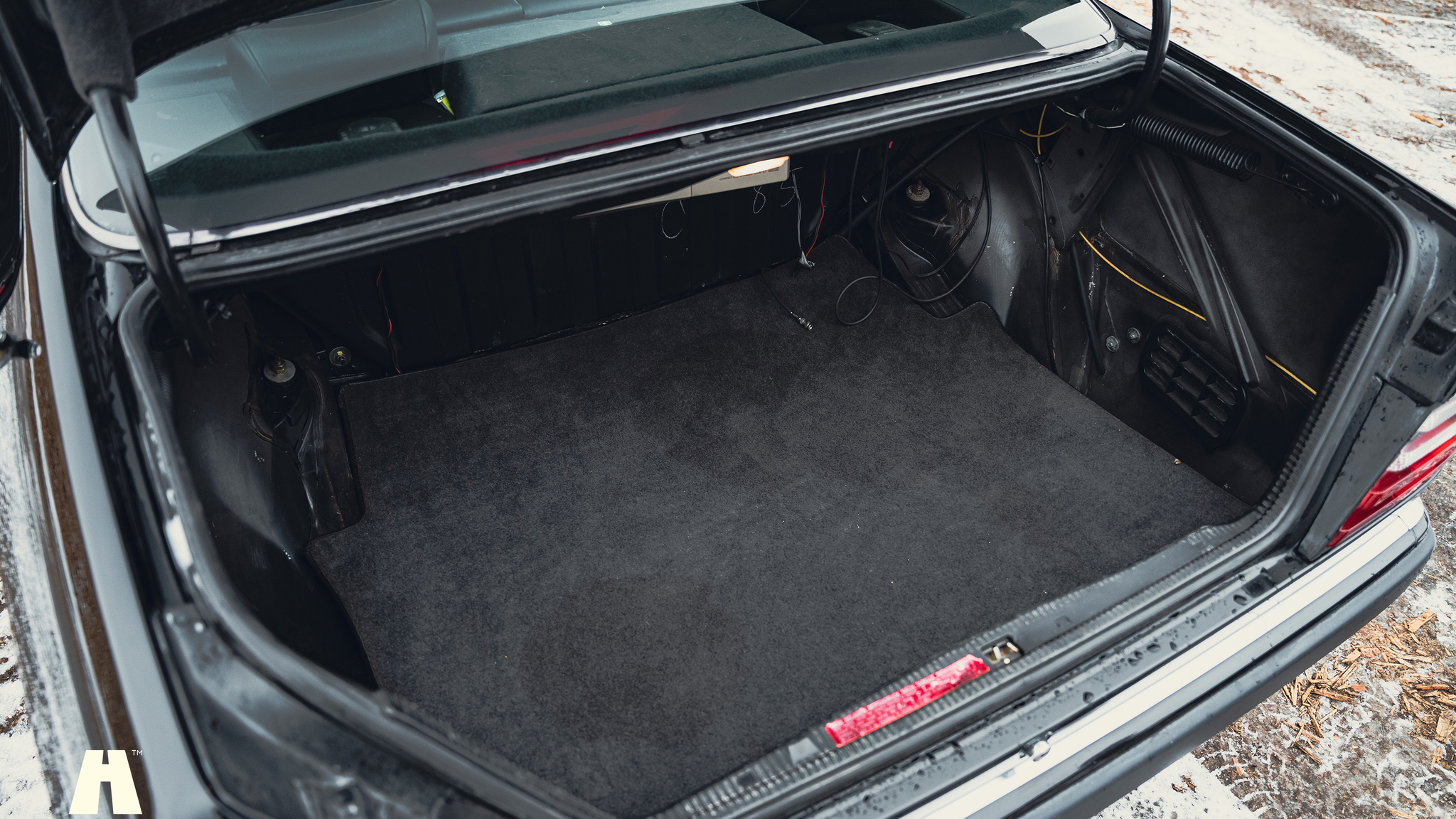 Innenraumfoto von 1990 Mercedes 300 CE-24