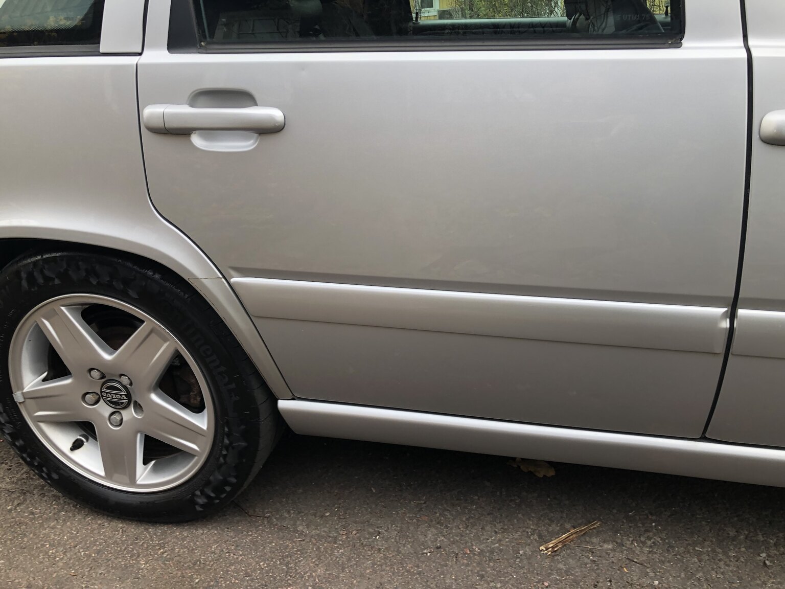 Exteriörbild på 1998 Volvo V70 R AWD