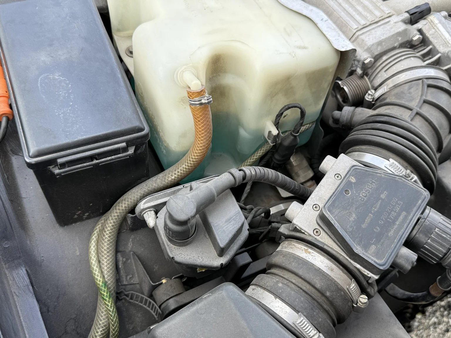 Image of 1990 BMW 750i (11) mechanics