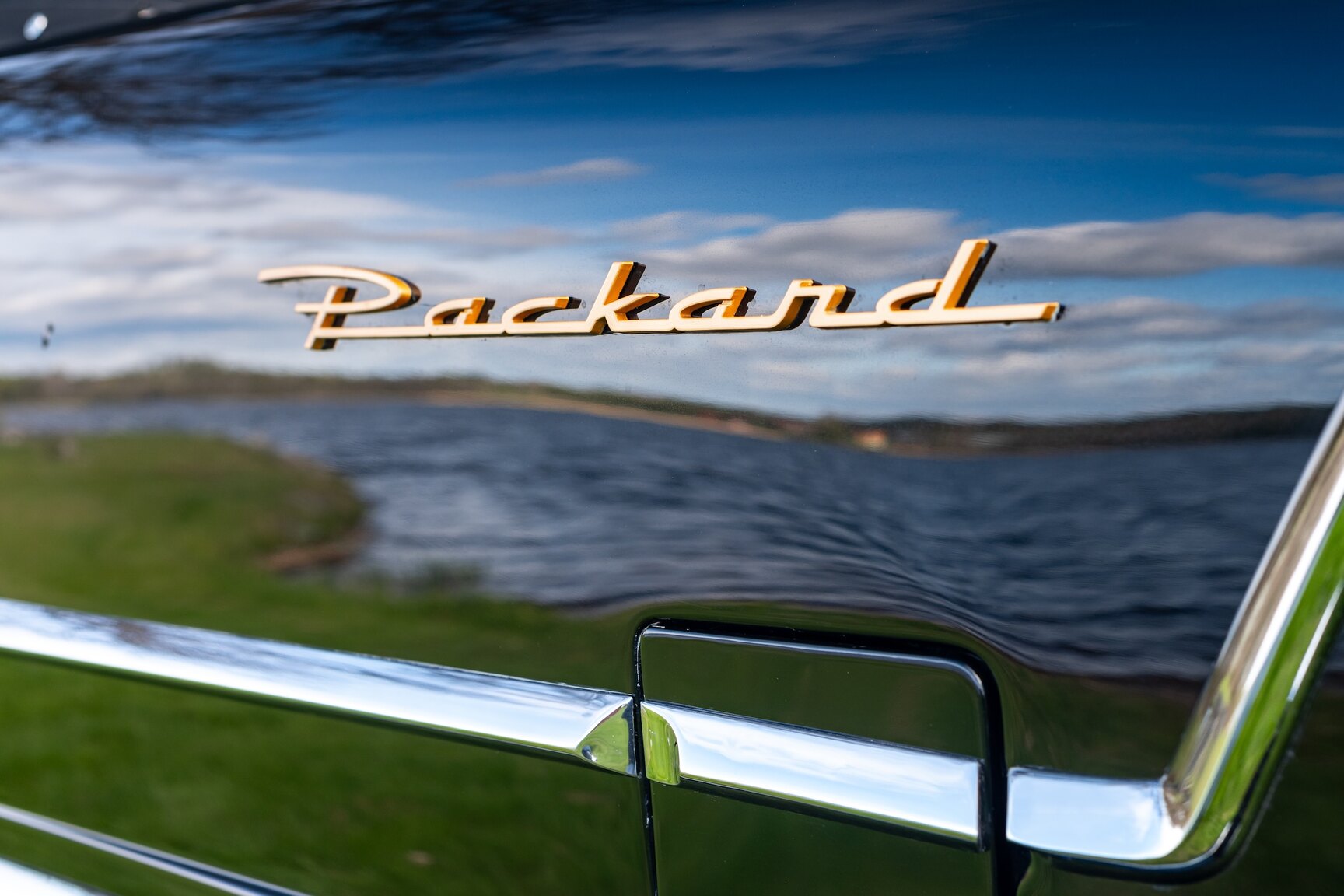 Exterior image of 1955 Packard Caribbean Cabriolet  (31)
