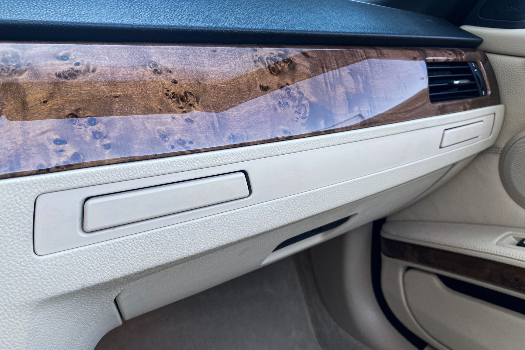 Interior image of 2007 BMW 335i Cabriolet (26)