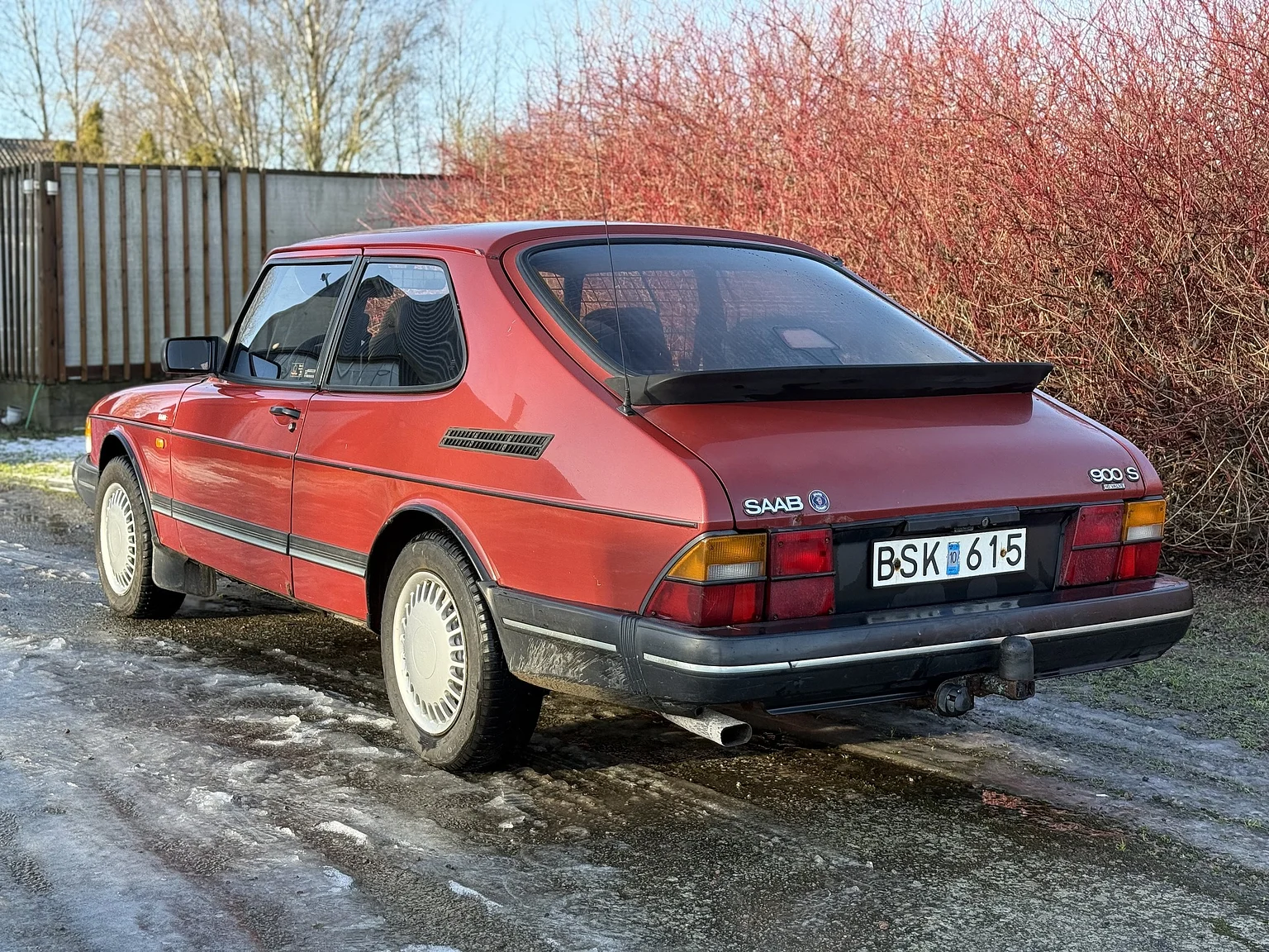 Exterior image of 1991 SAAB 900S Turbo 2-door (10)