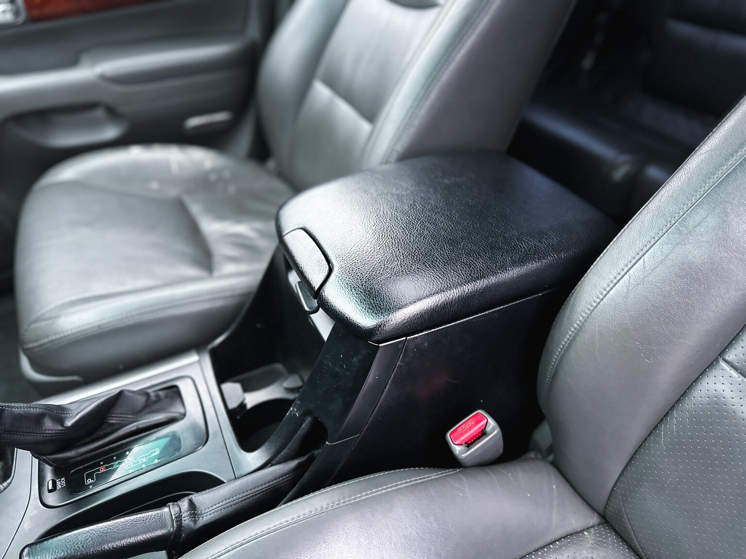 Interior image of 2004 Toyota Land Cruiser