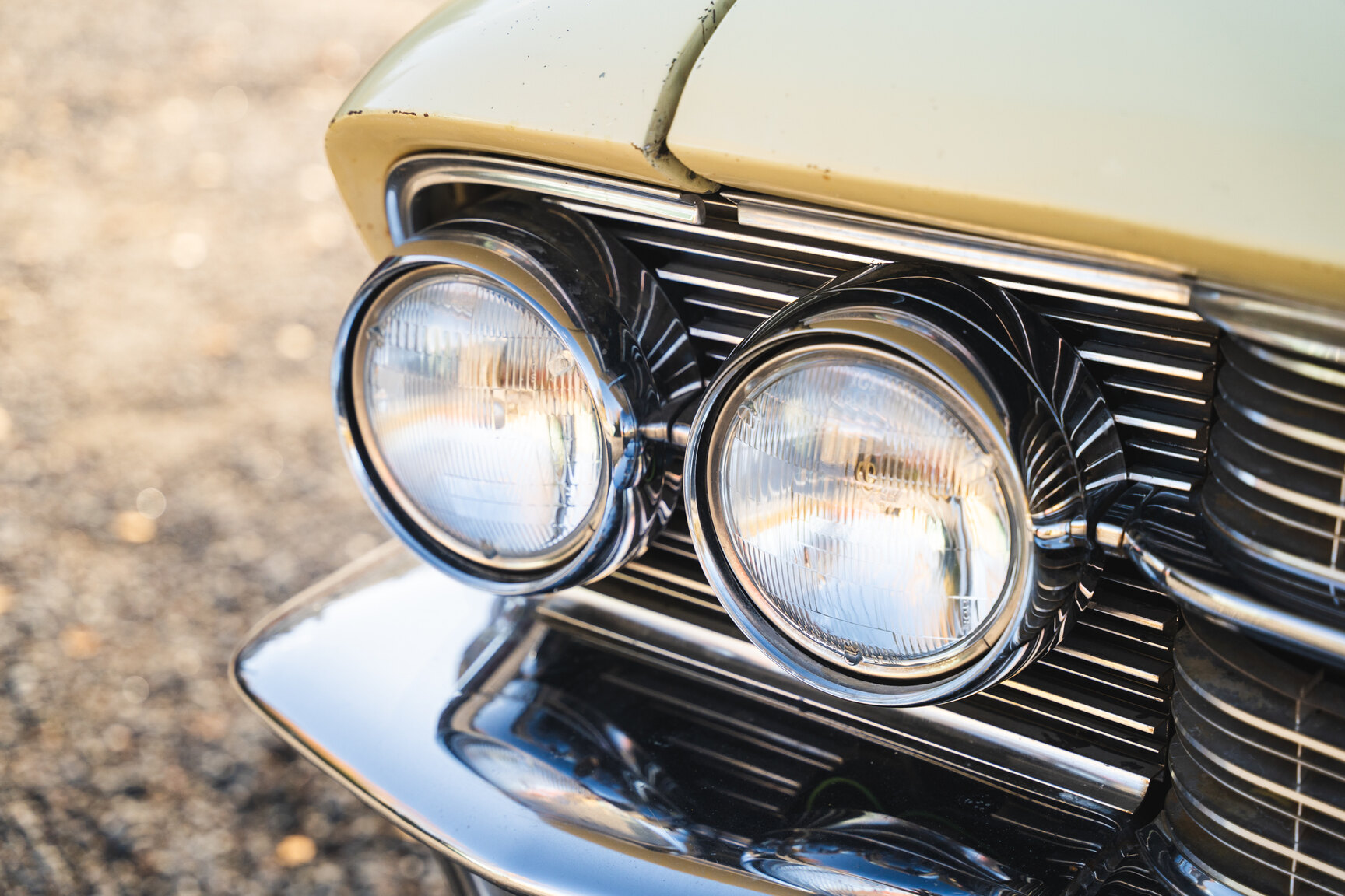 Exteriörbild på 1962 Cadillac Coupé De Ville