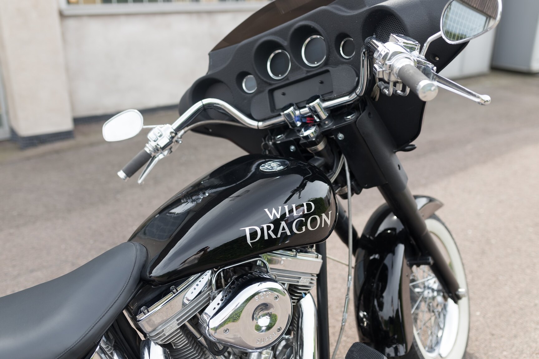 Exterior image of 2014 Harley Davidson Custom