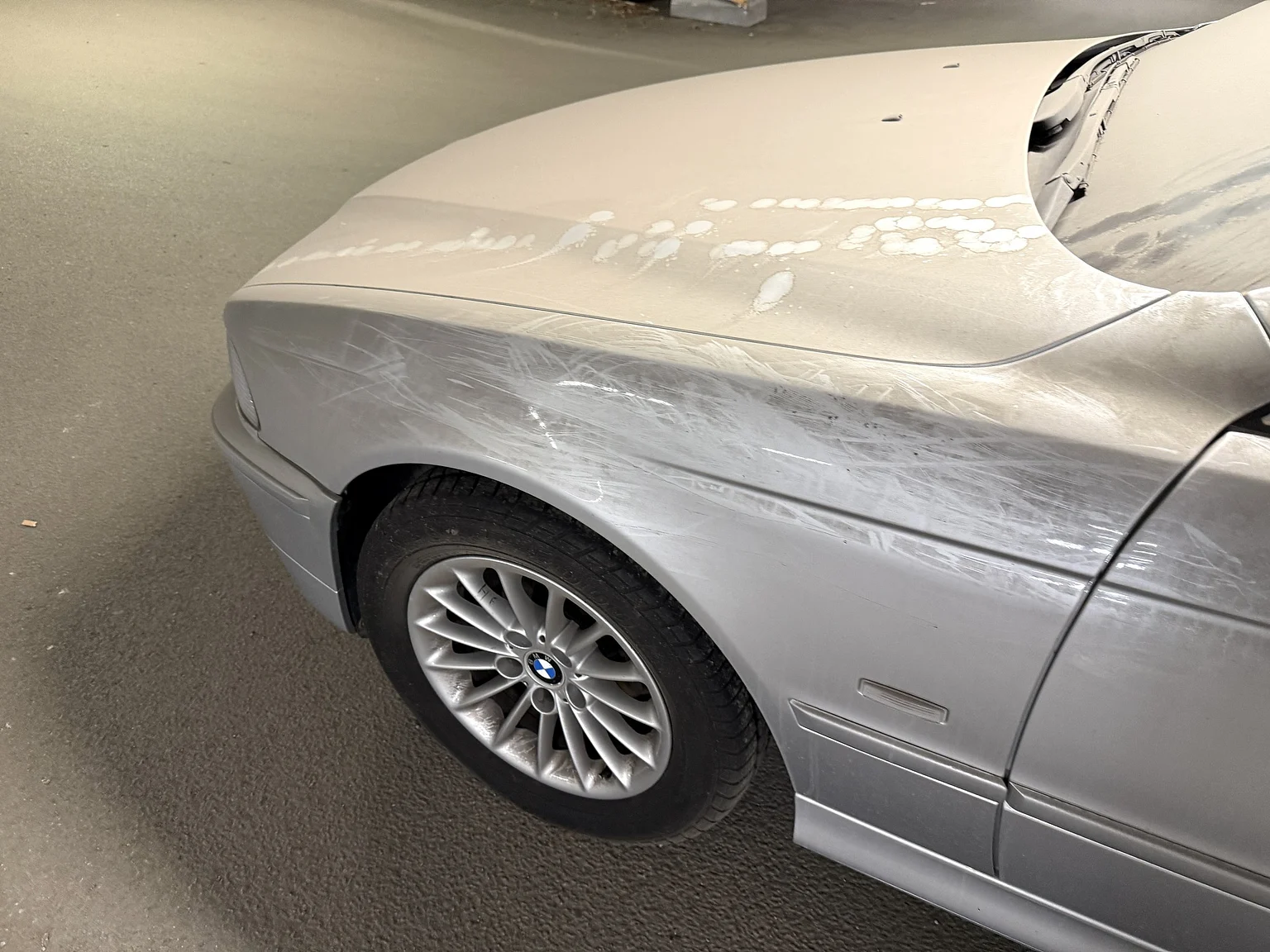 Exterior image of 2002 BMW 520i (46)
