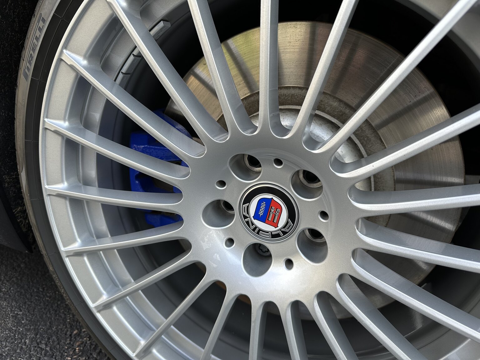 Exterior image of 2019 ALPINA B5 S Bi-Turbo Sedan ALLRAD
