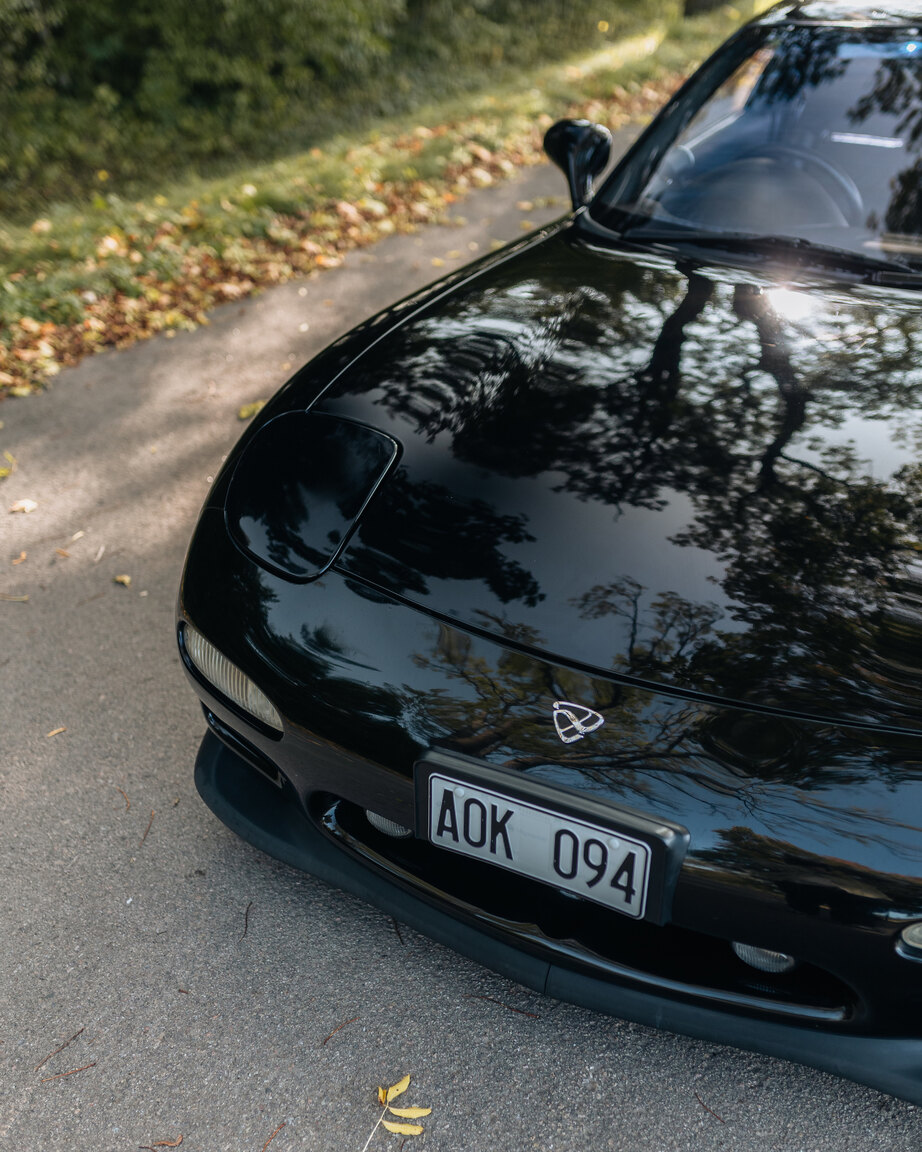 Exterior image of 1994 Mazda RX7 (78)