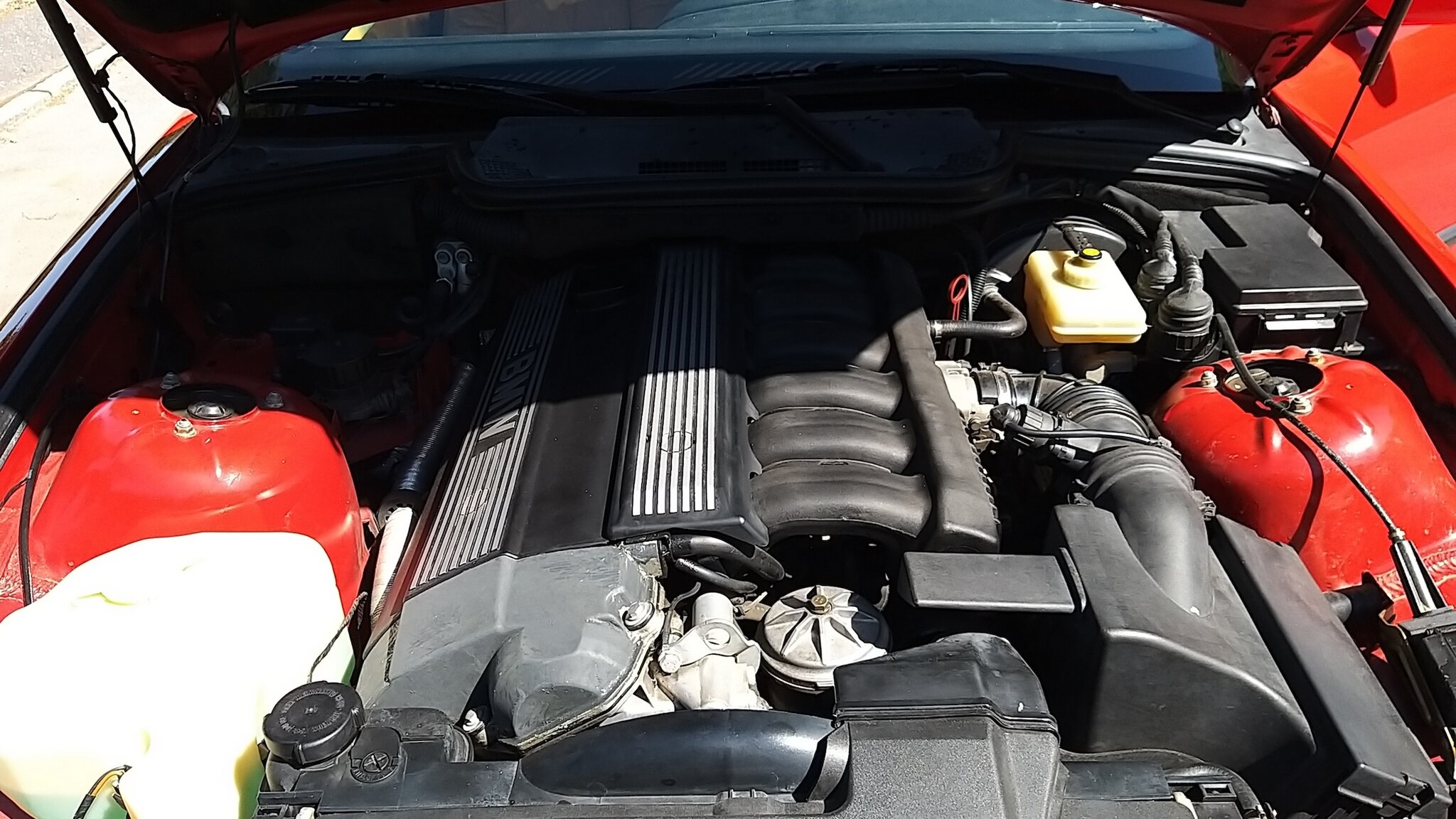 Image of 1994 BMW 325iA Convertible mechanics