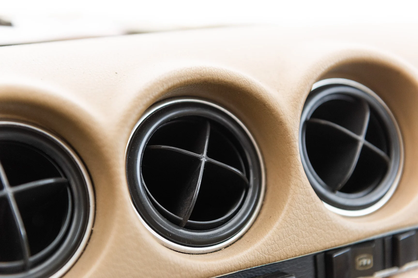 Innenraumfoto von 1975 Mercedes Benz 450 SLC (21)