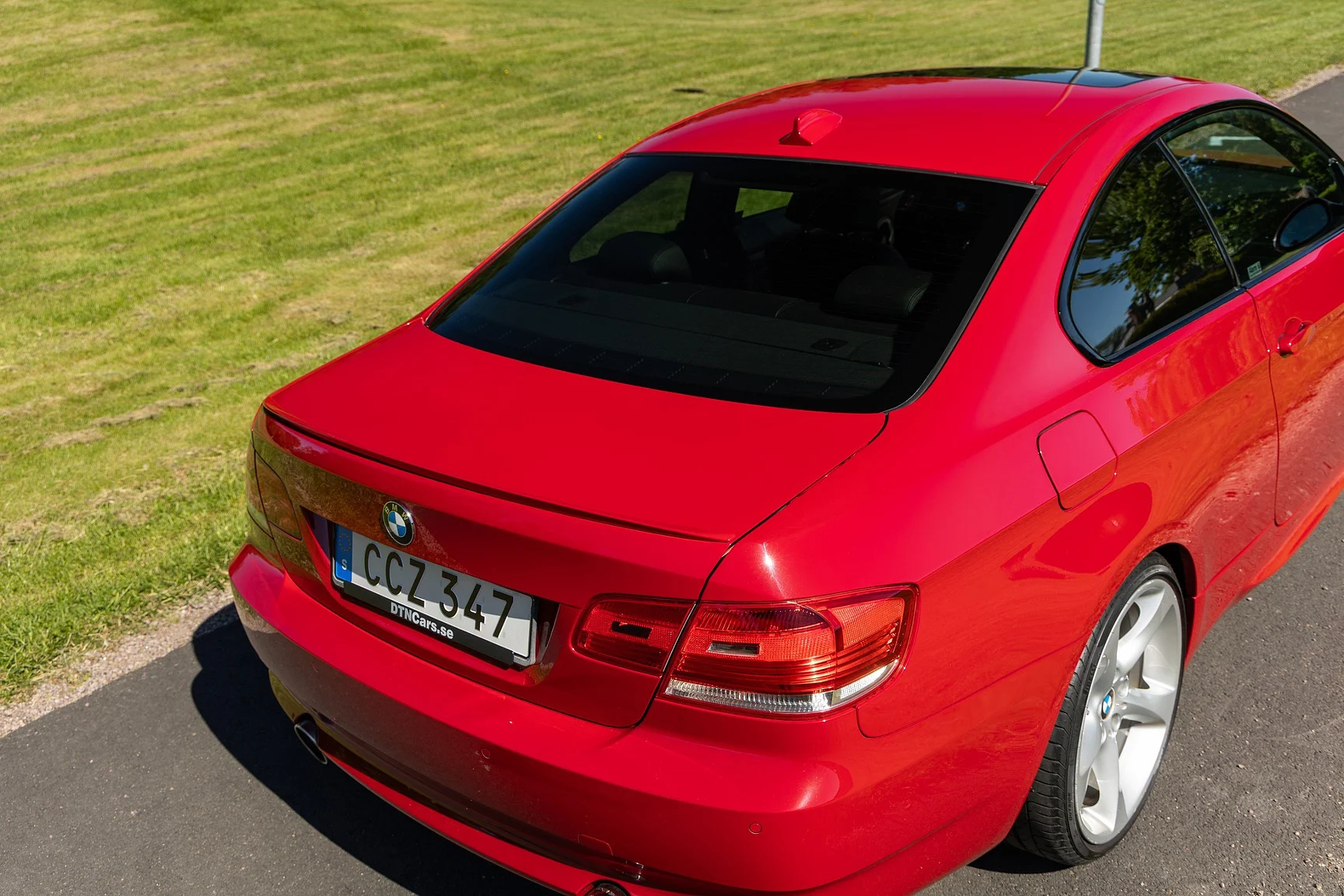 Exteriörbild på 2007 BMW 335i Coupé (18)
