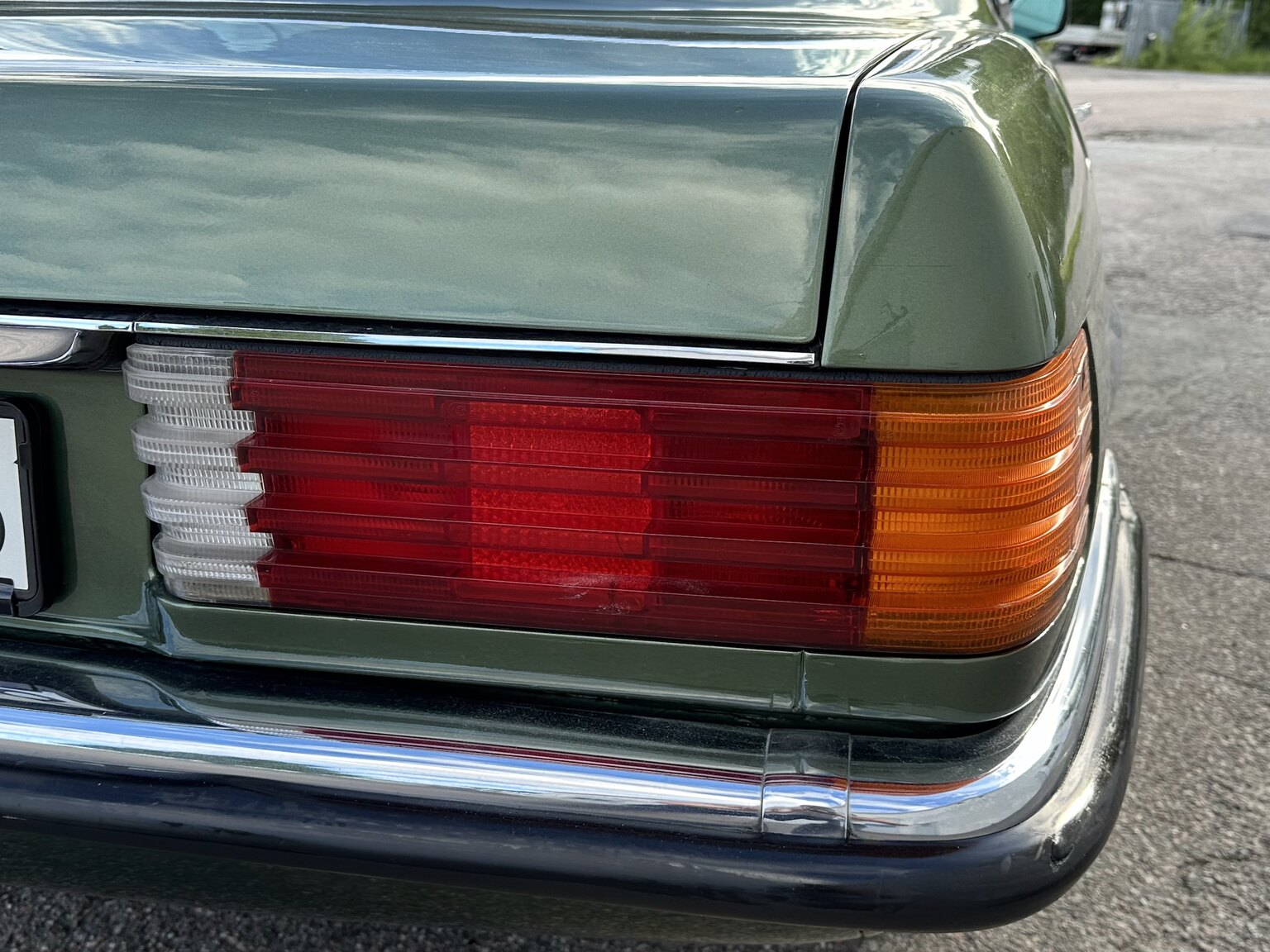 Exterior image of 1974 Mercedes Benz 450 SLC (53)