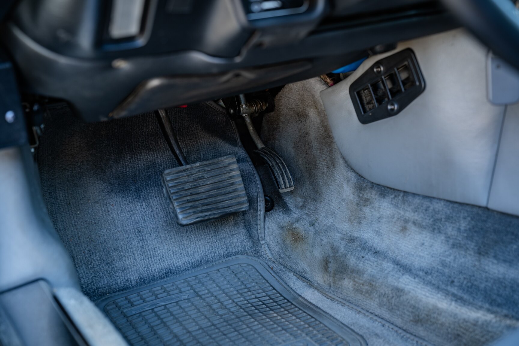Interior image of 1985 Jaguar XJ-S HE