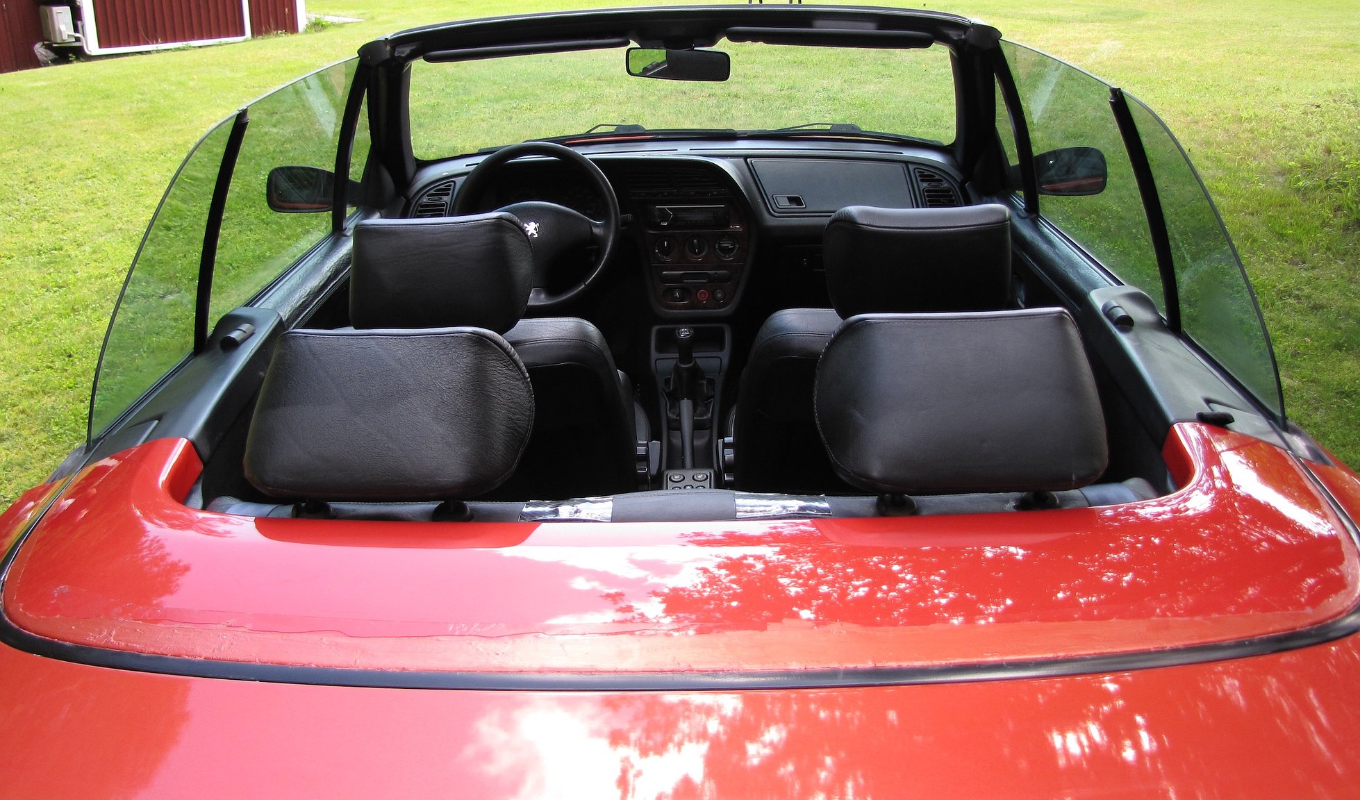 Exterior image of 1999 Peugeot 306 Cabriolet 2.0 Manuell