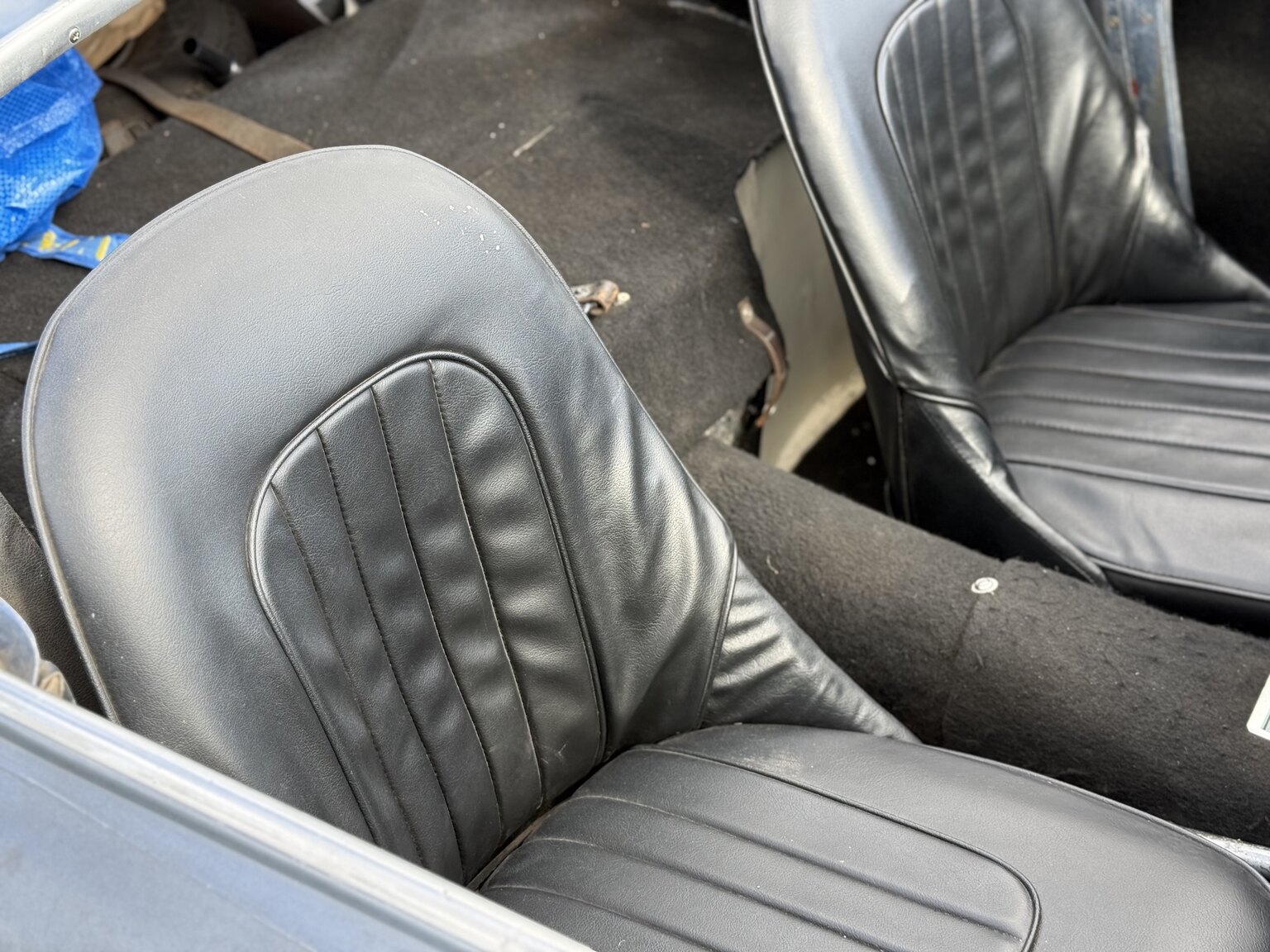 Interior image of 1958 Austin-Healey 100-6