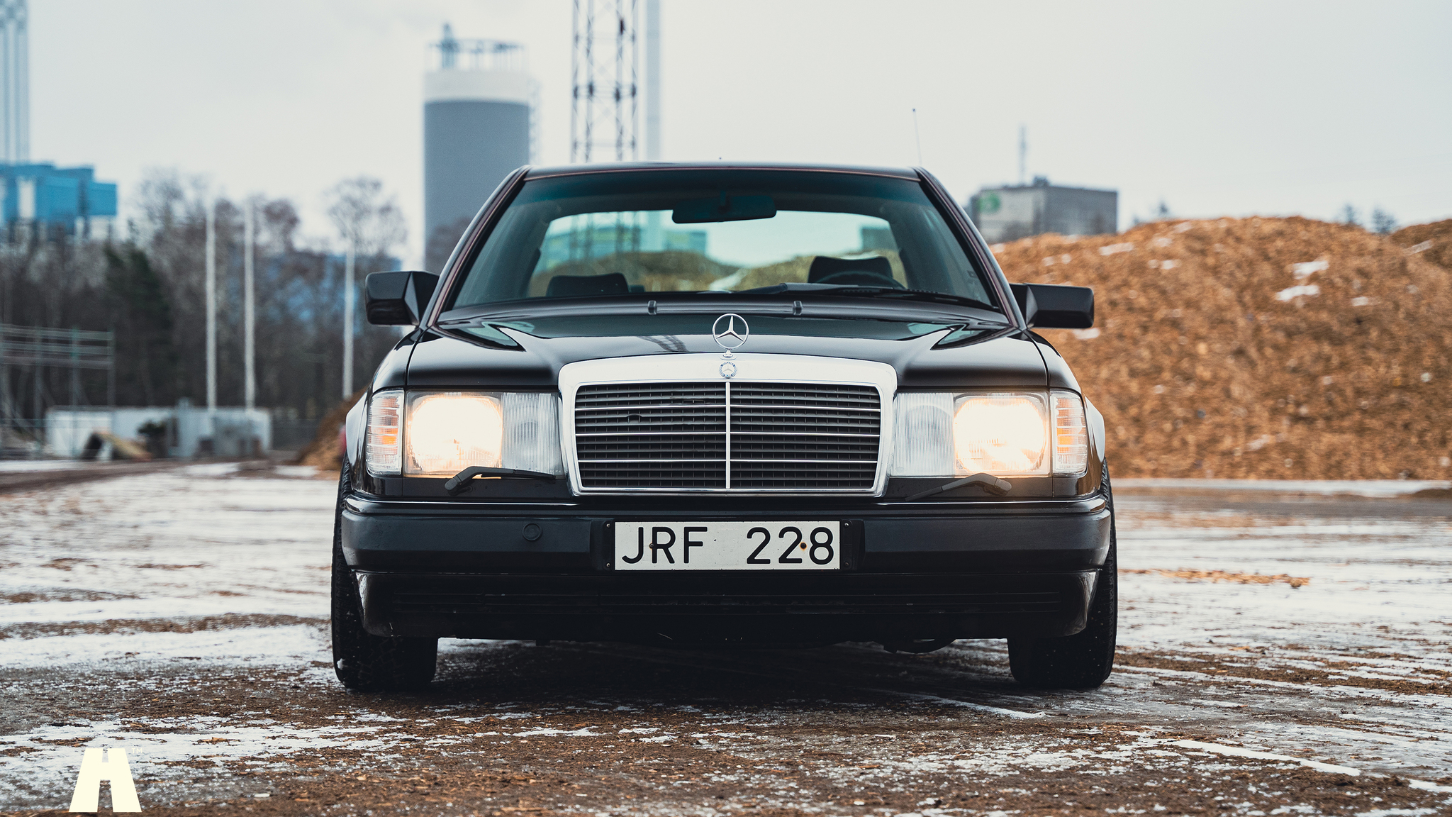 Exteriörbild på 1990 Mercedes 300 CE-24