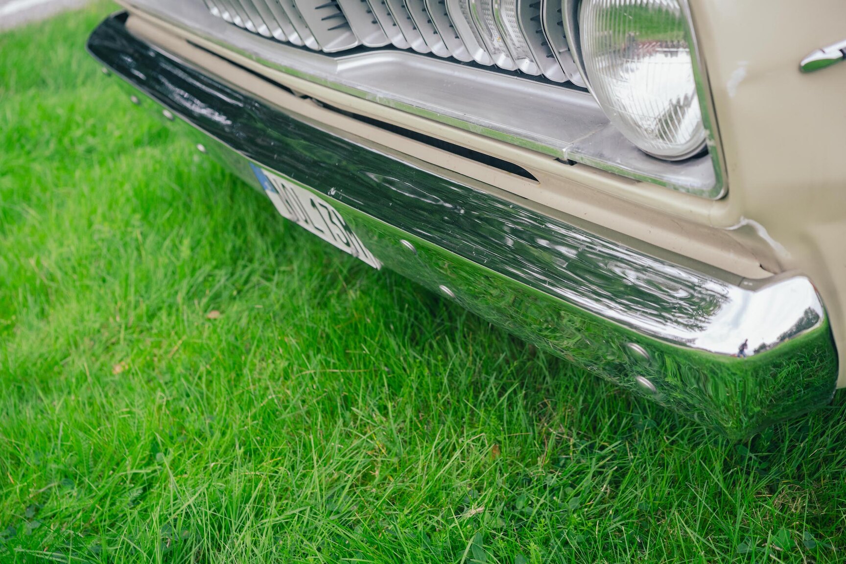 Exterior image of 1972 Plymouth Duster 360 (8)