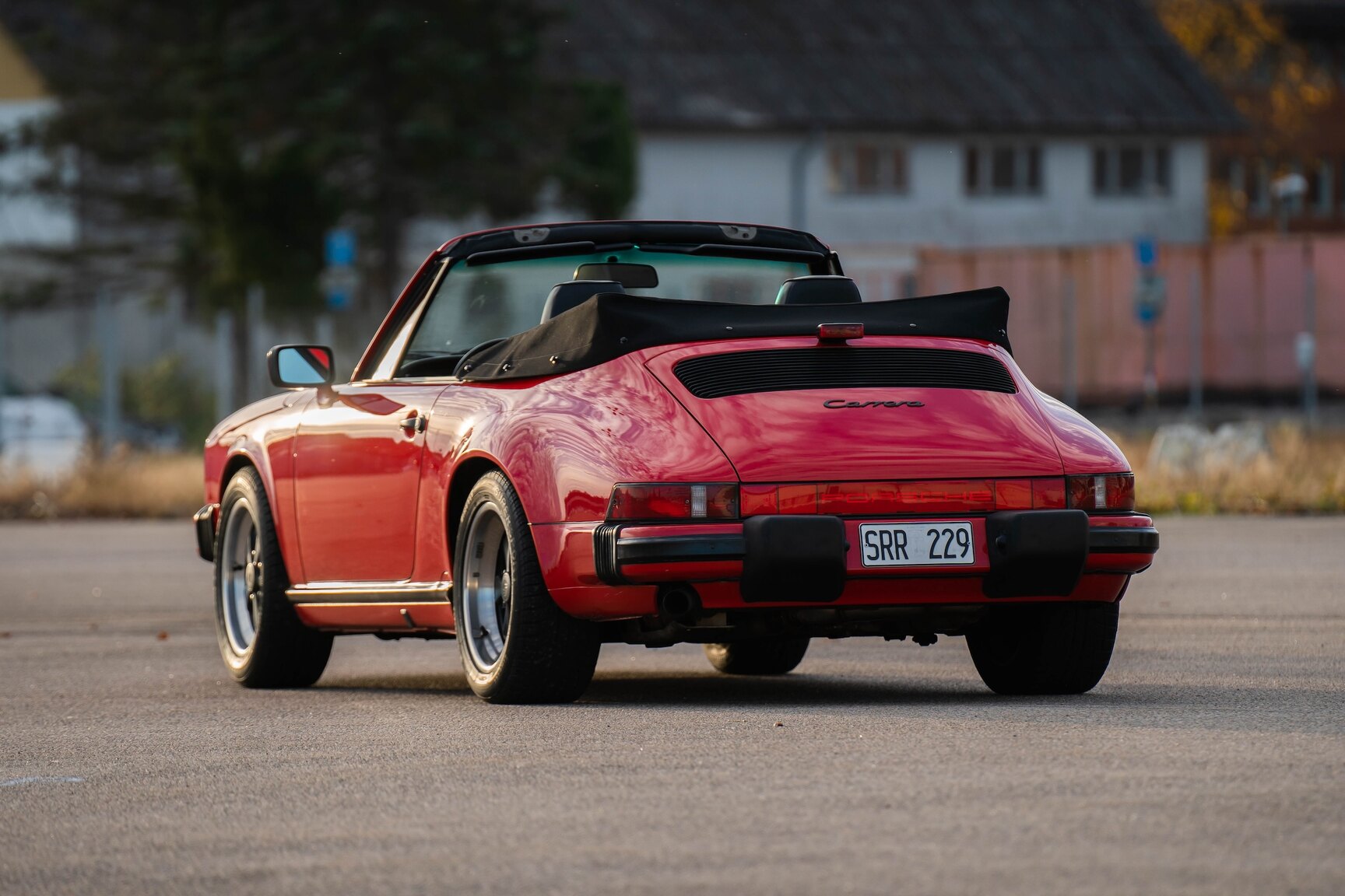 Exteriörbild på 1987 Porsche 911 Carrera Cab 3.2