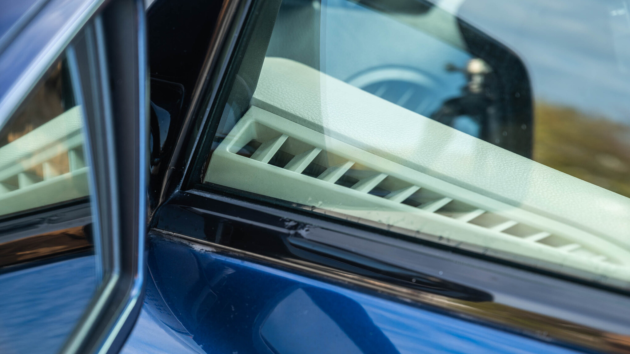 Exterior image of 2008 BMW 635d  (23)