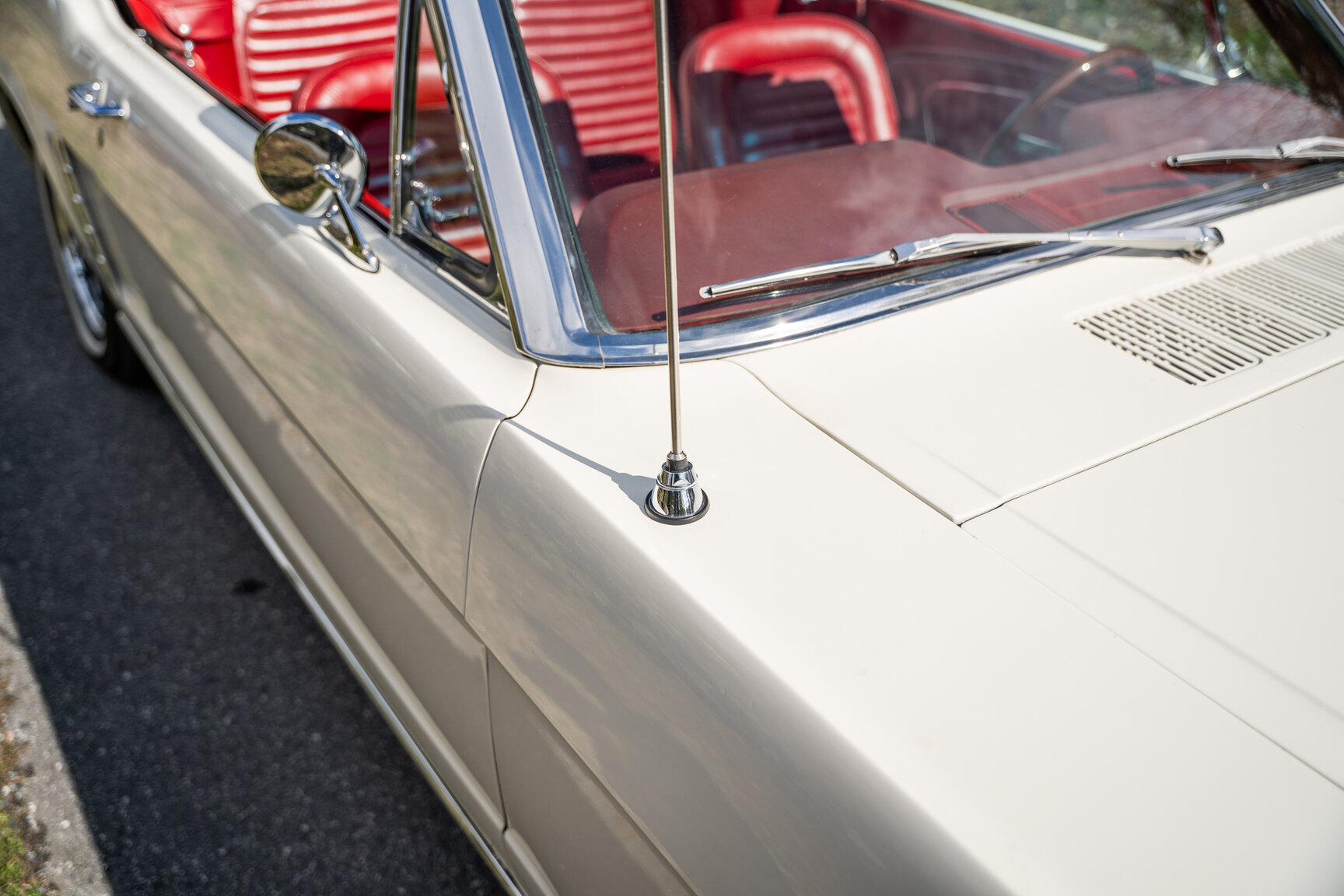 Aussenfoto 1965 Ford Mustang Cabriolet (41)