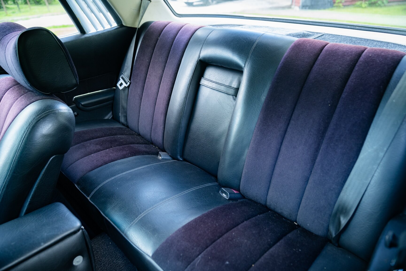 Interiörbild 1975 Mercedes-Benz 350 SLC