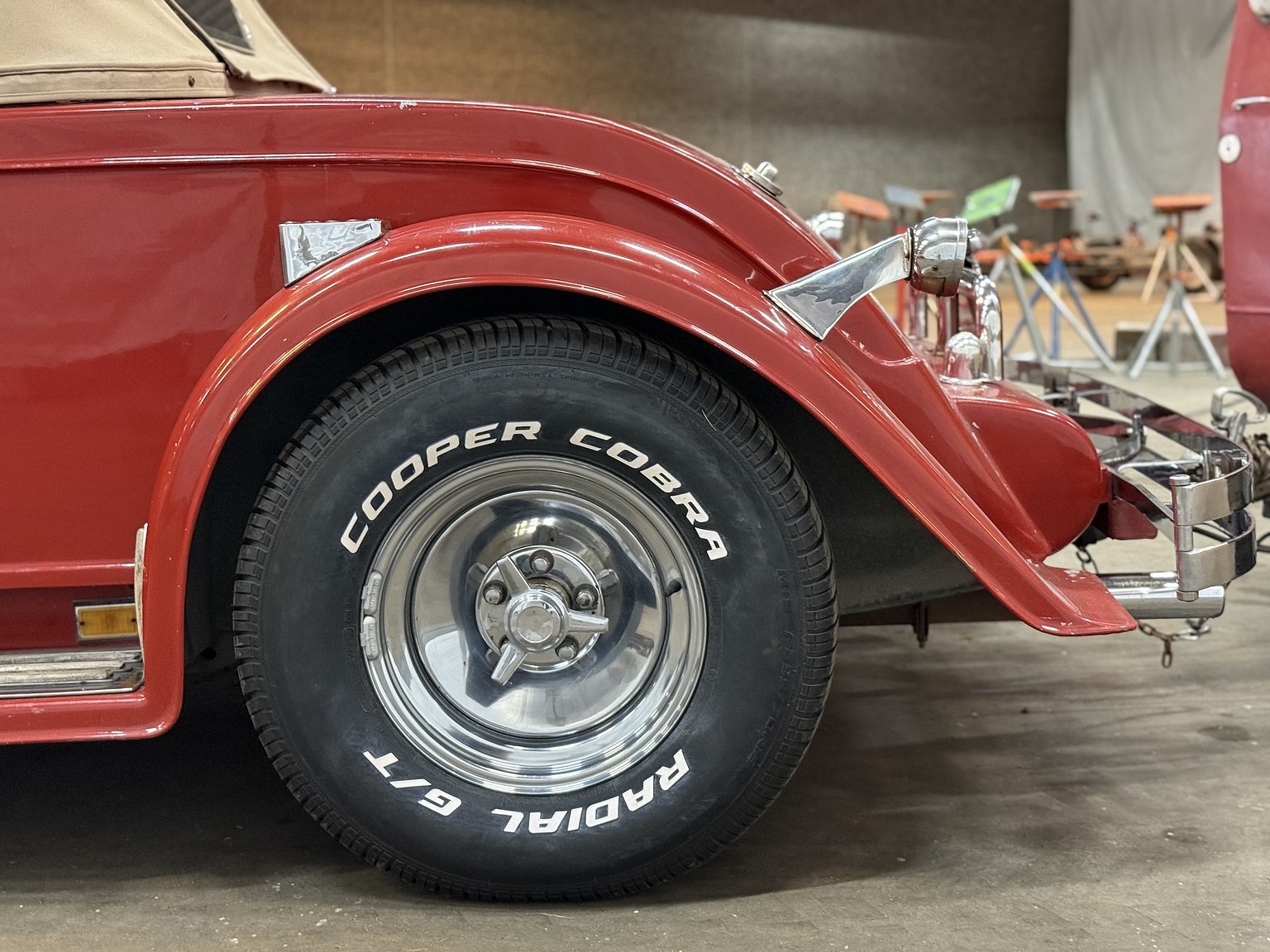 Exteriörbild på 1965 Duesenberg Roadster/StreetRod Replika 