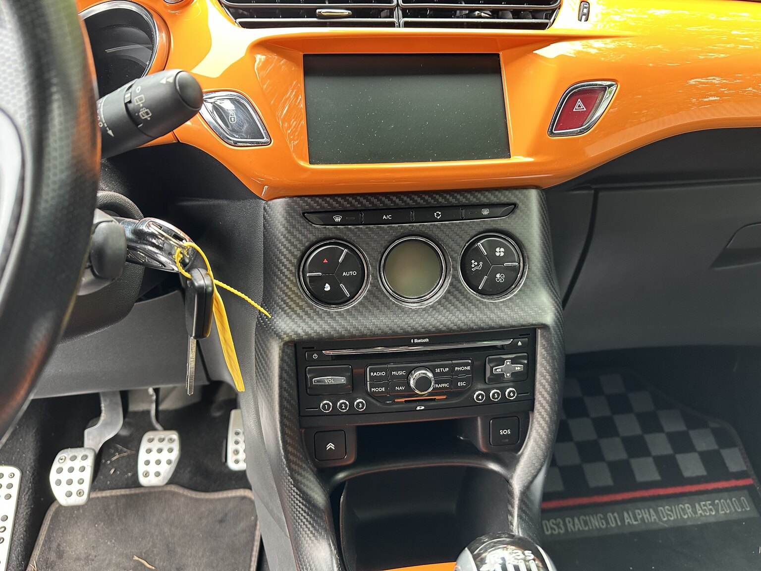 Interior image of 2012 Citroen DS3 Racing  (10)