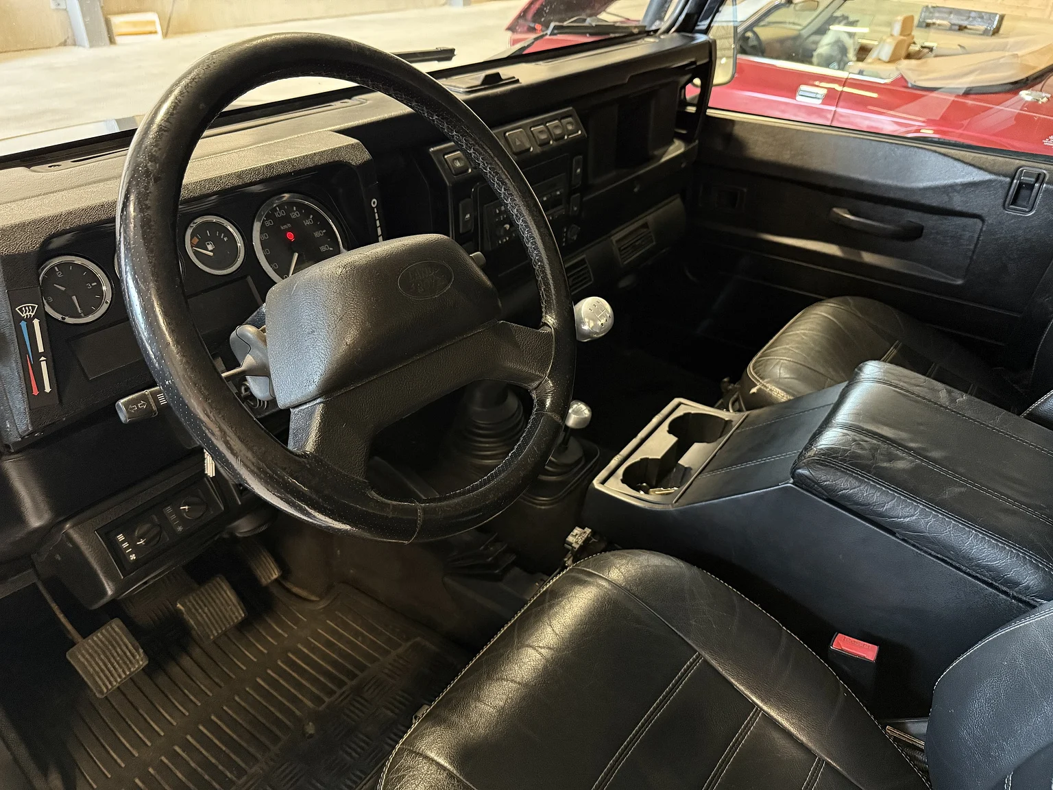 Interior image of 2000 Land Rover Defender 110 Tomb Raider (1)