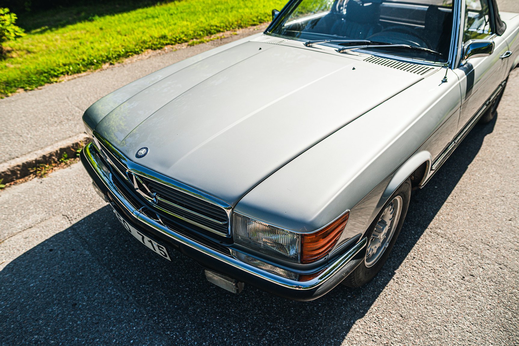 Exterior image of 1972 Mercedes-Benz 350 SL