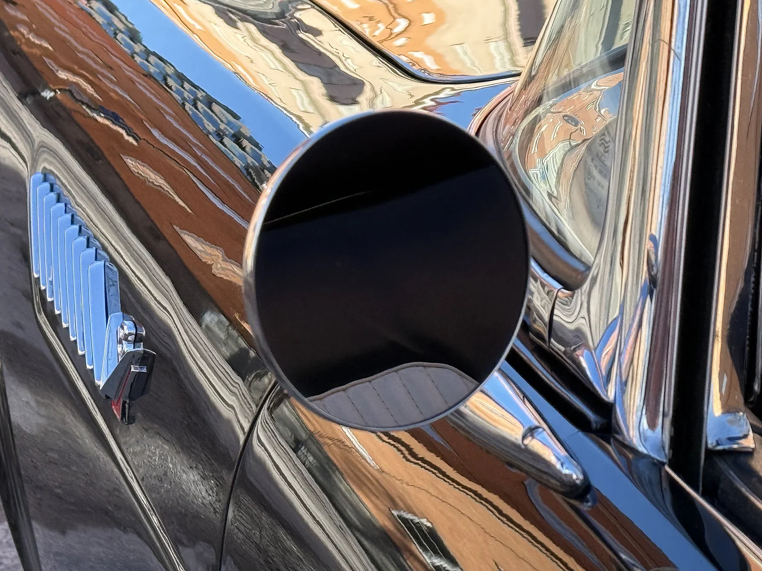 Exterior image of 1955 Ford Thunderbird (44)