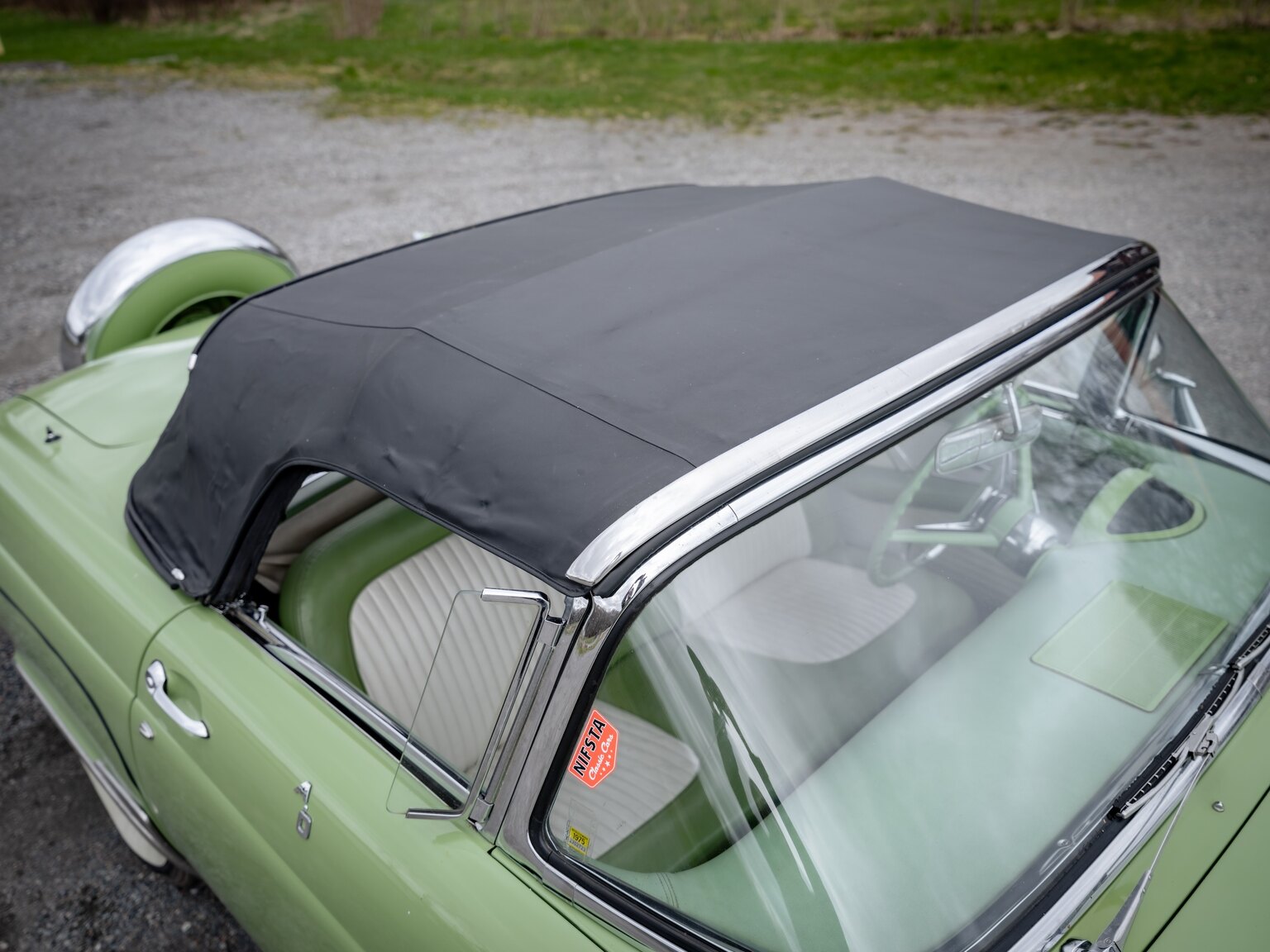 Exteriörbild på 1956 Ford Thunderbird (46)