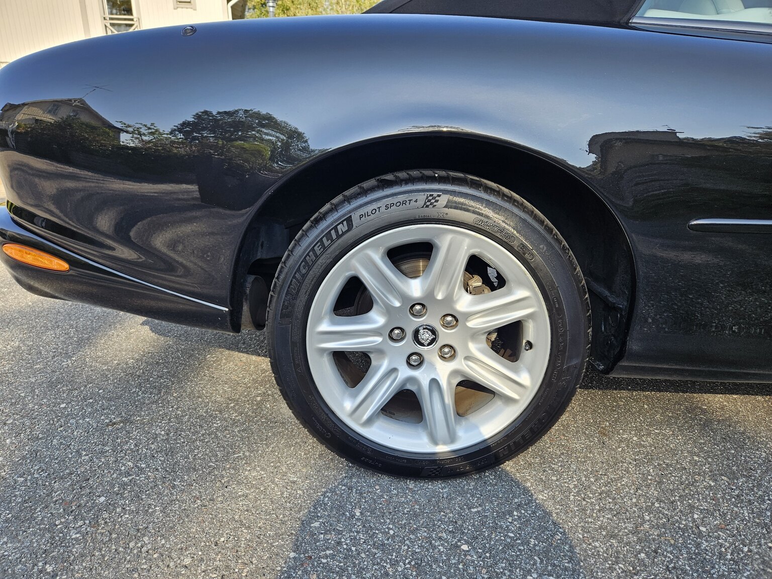Exteriörbild på 1998 Jaguar XK8 Cabriolet
